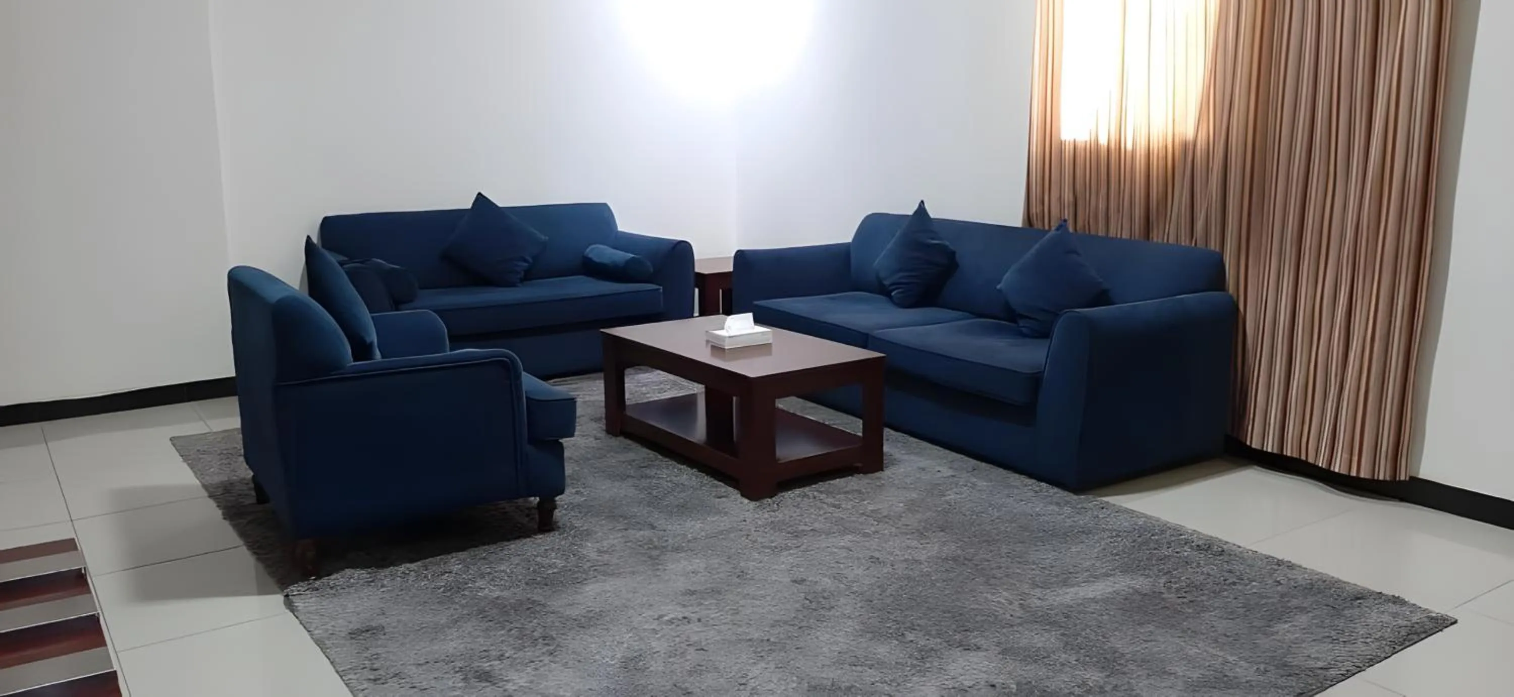 Seating area in شقق أهلين ثلاثة للشقق المخدومة