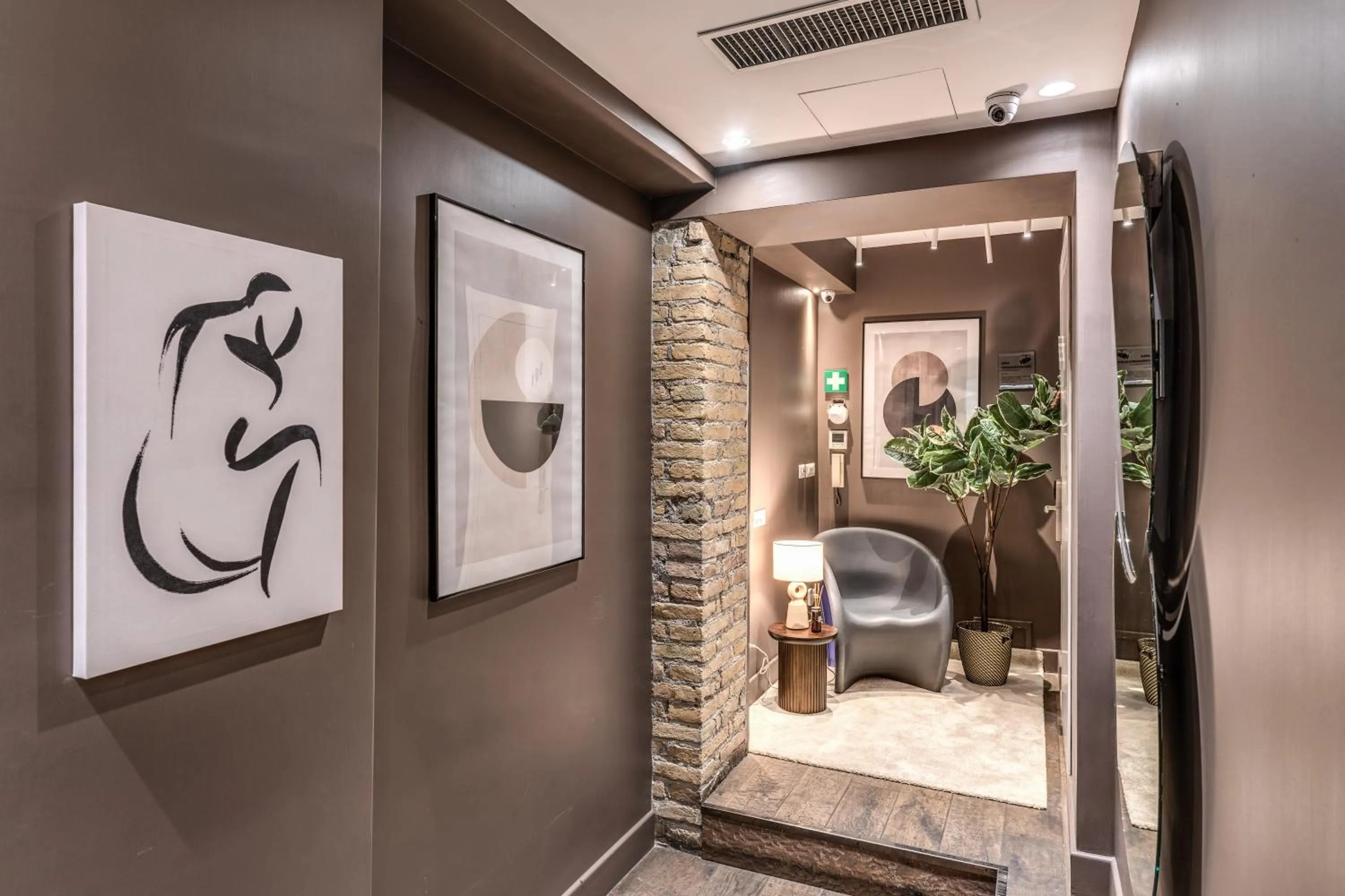 Decorative detail in Telier Tomacelli