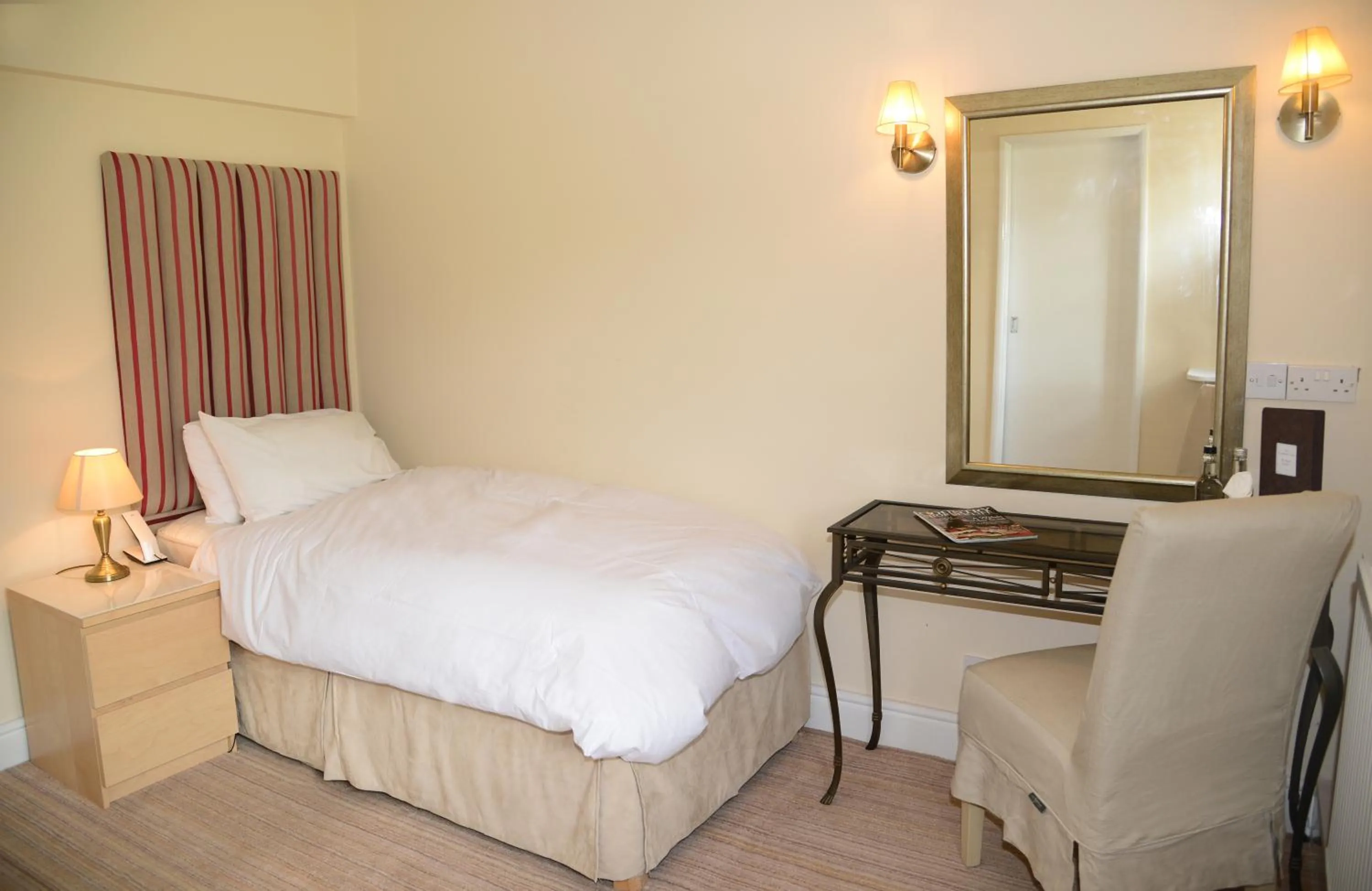 Bedroom, Bed in The Mulberry Inn