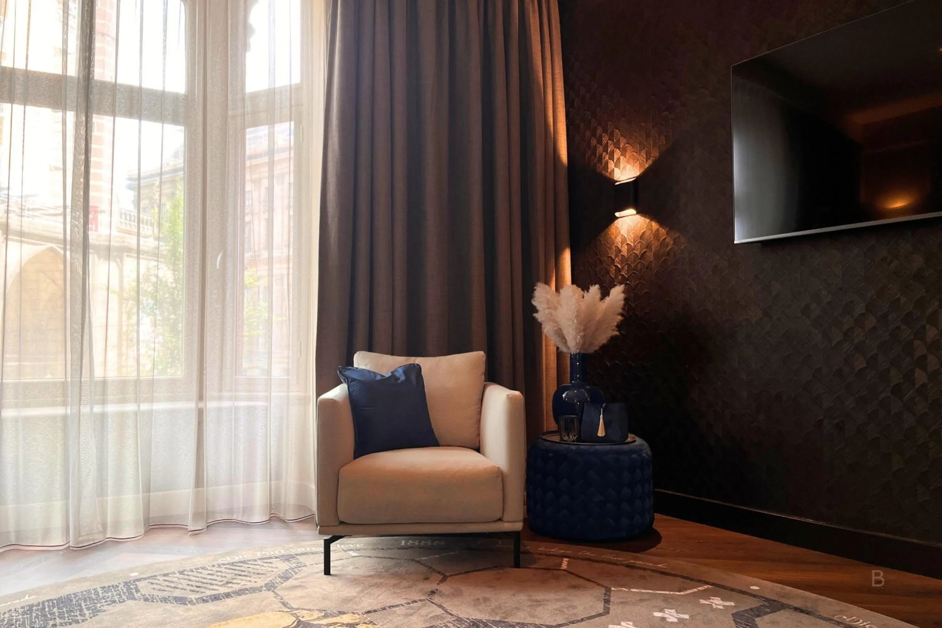 TV and multimedia in Hotel Die Port van Cleve