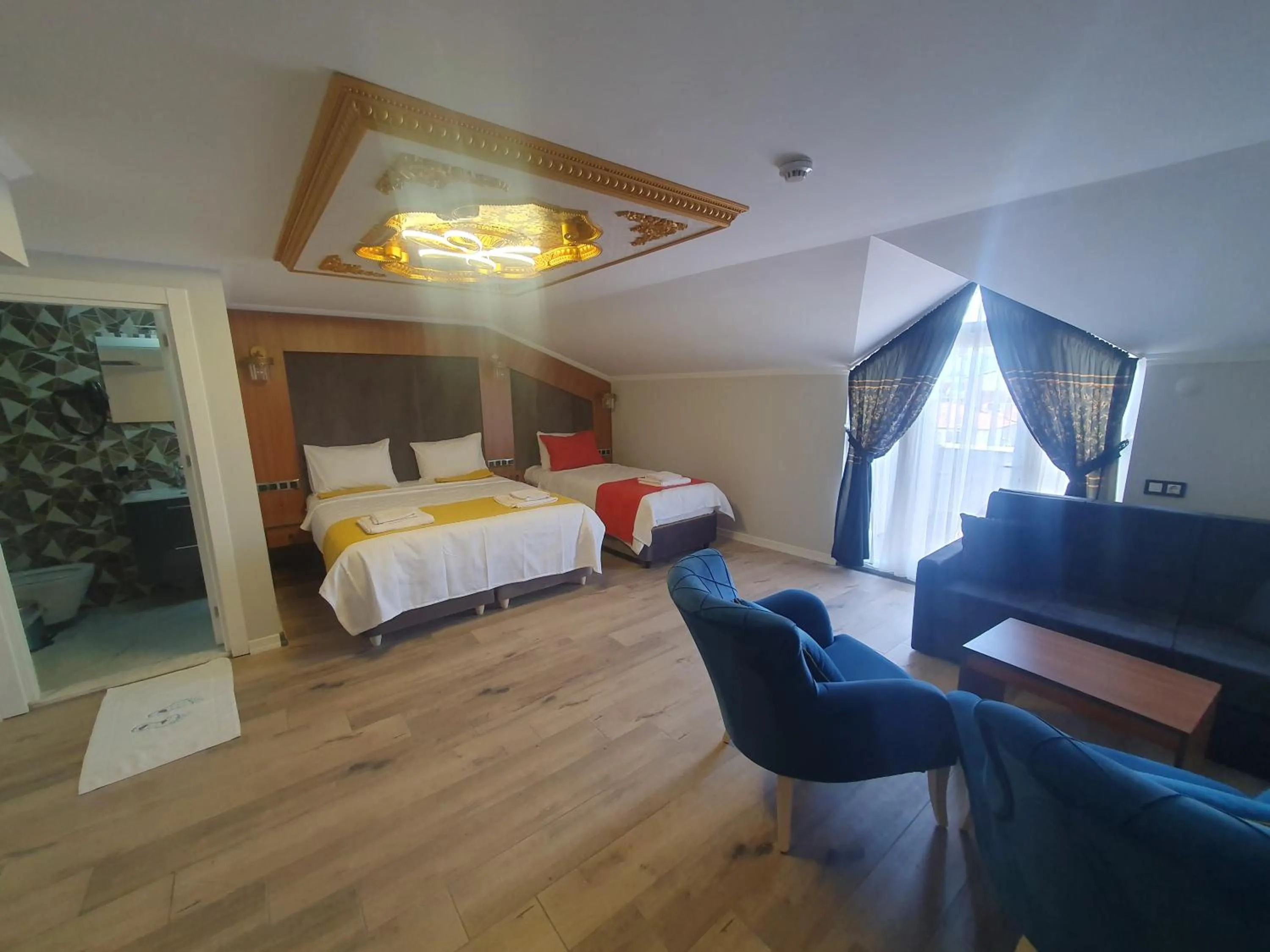 Photo of the whole room, Bed in Dimora Gold Hotel