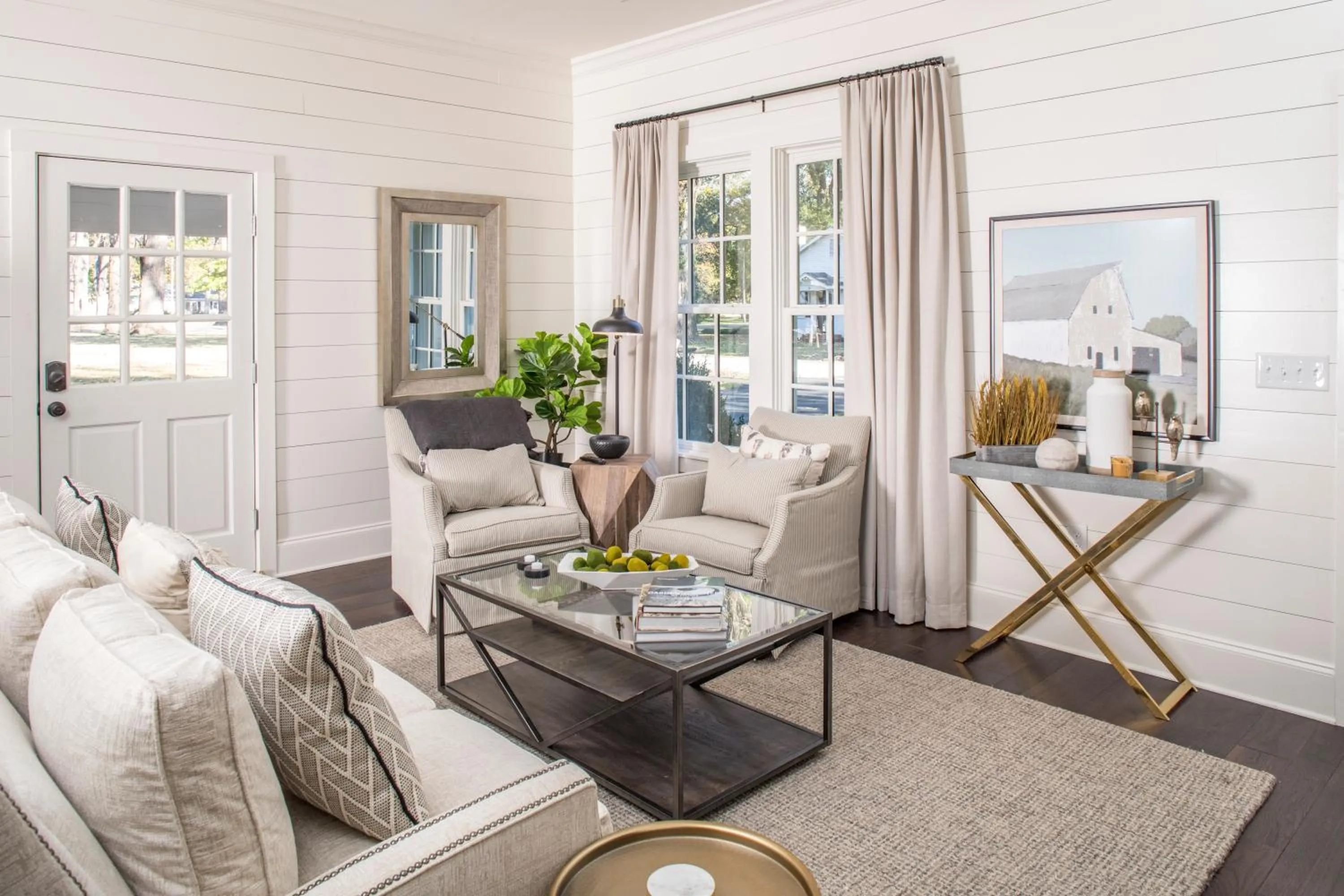 Living room in The Louis Hotel