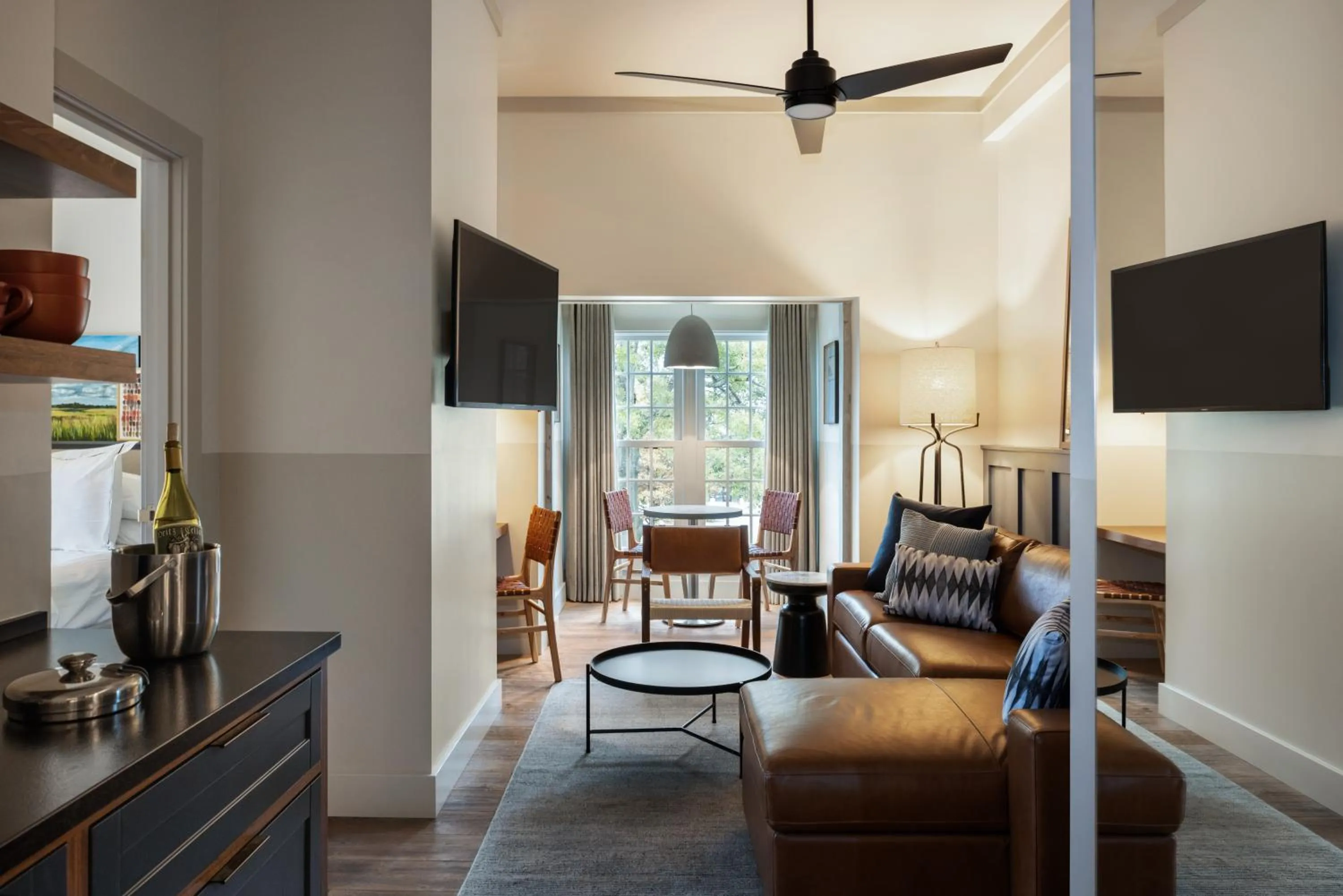 Living room in The Louis Hotel