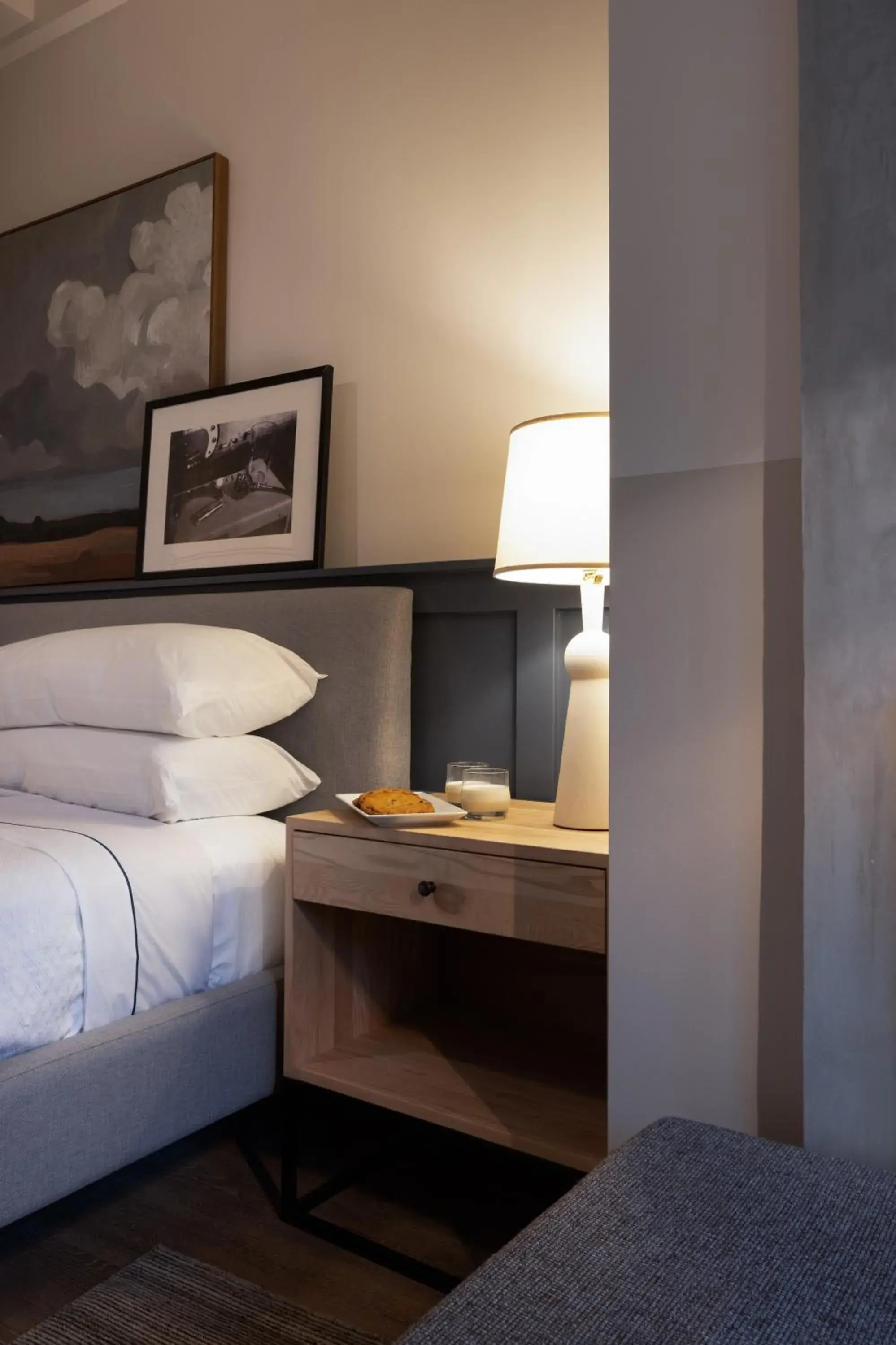 King Room with Balcony in The Louis Hotel King Room with Balcony in The Louis Hotel