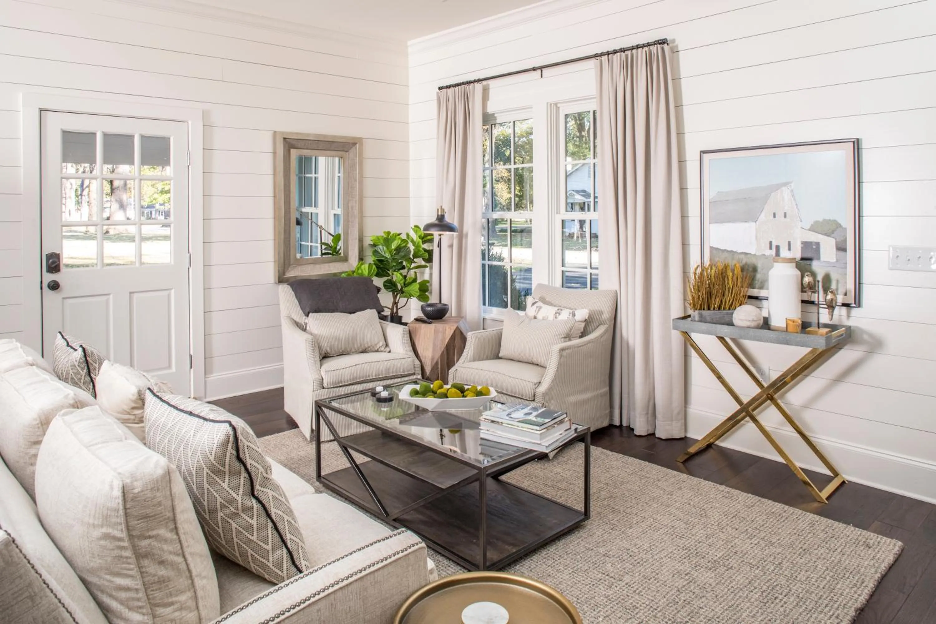 Living room in The Louis Hotel