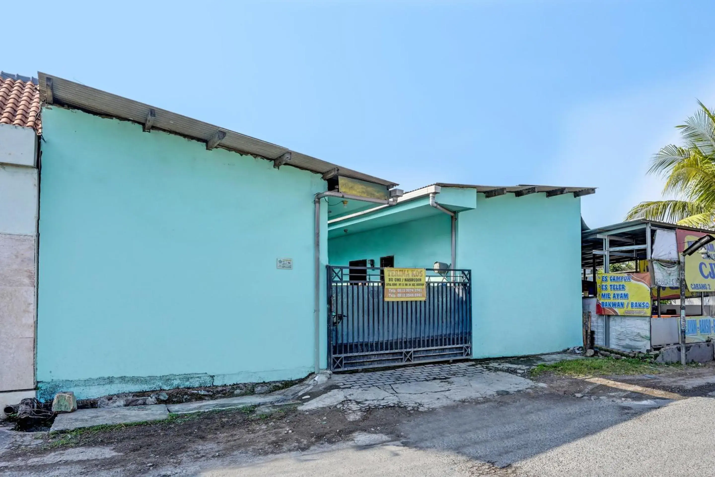 Facade/entrance in Hotel O Umi Homestay Syariah Facade/entrance in Hotel O Umi Homestay Syariah