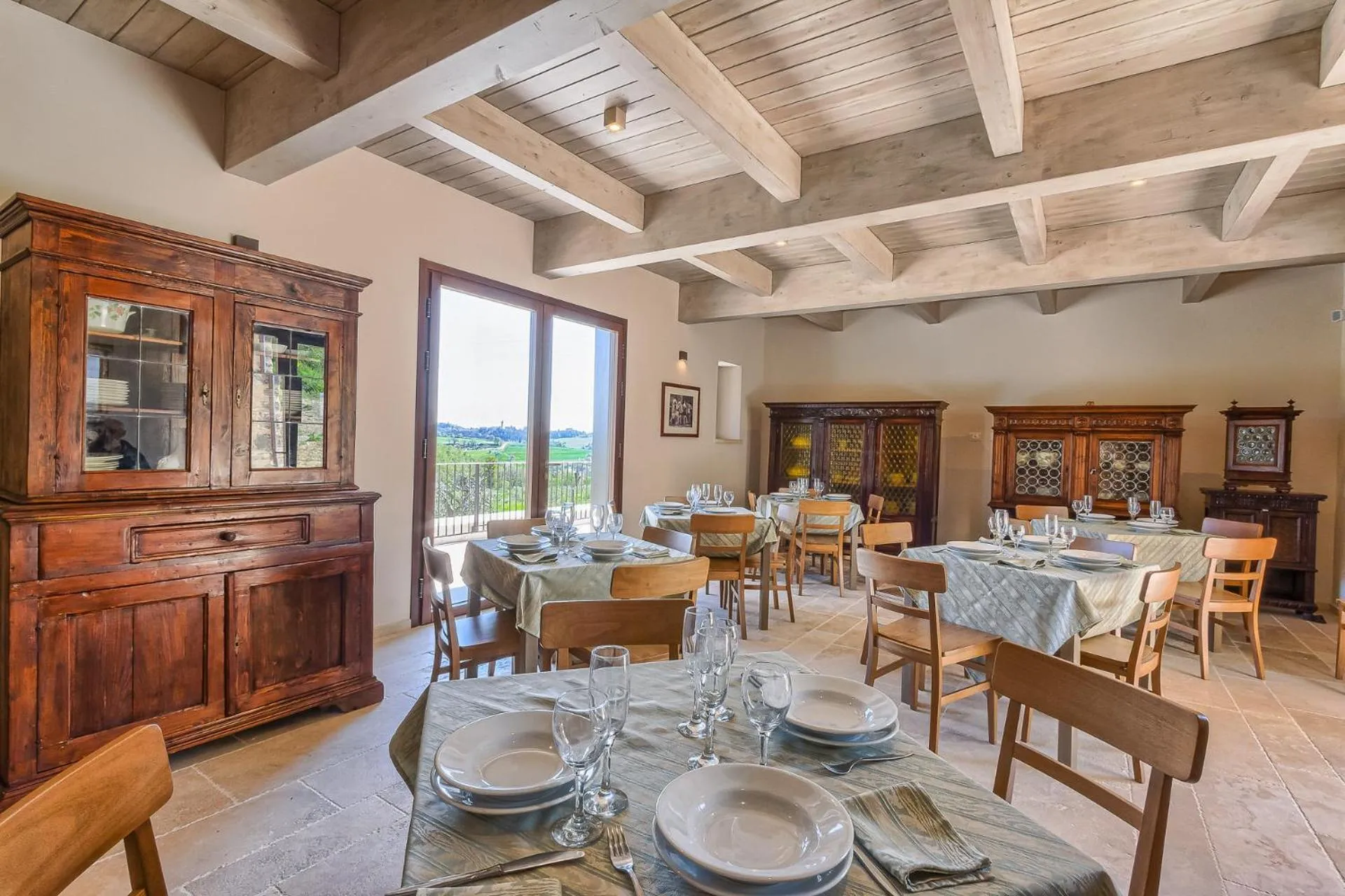 Dining area in Agriturismo Colli Martani