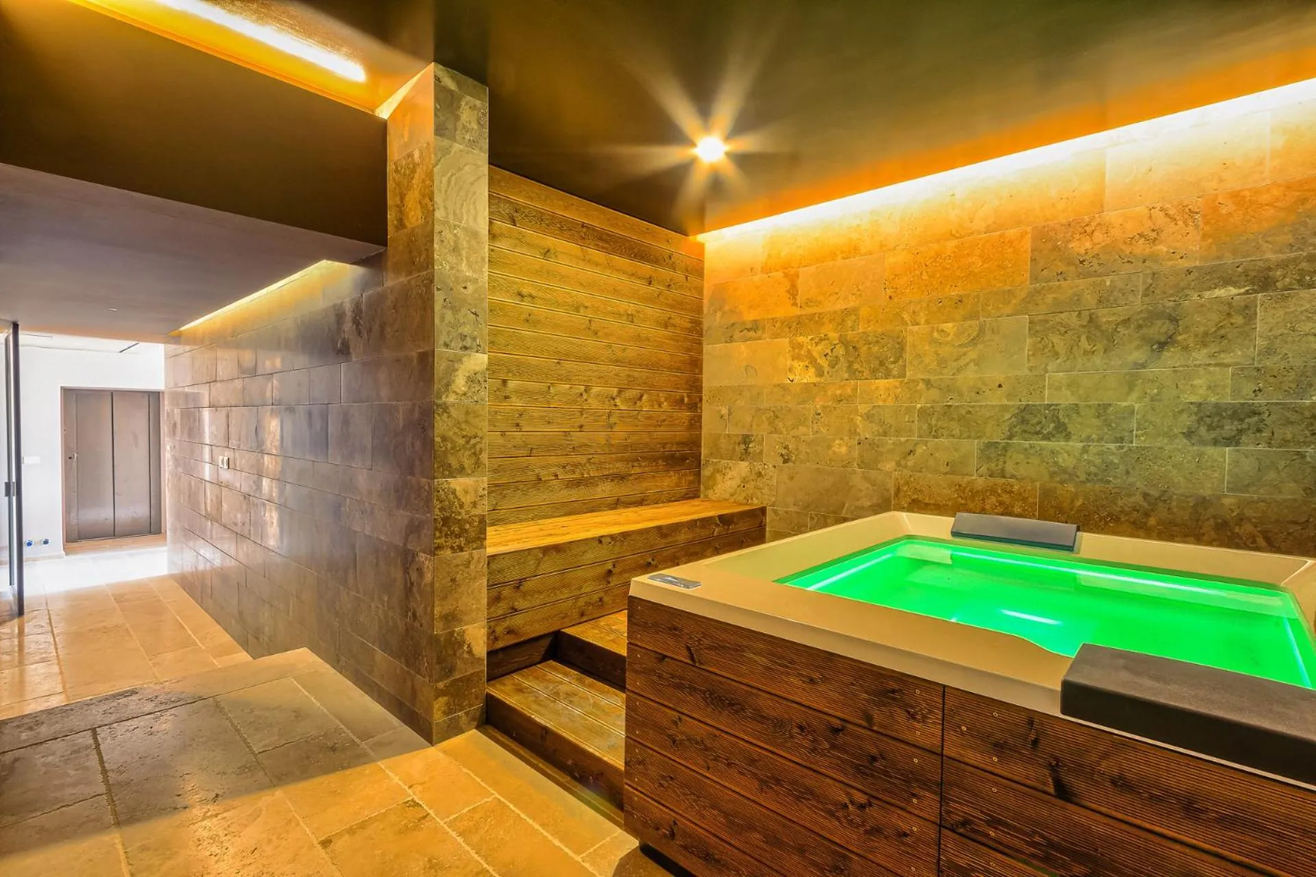 Hot Tub in Agriturismo Colli Martani