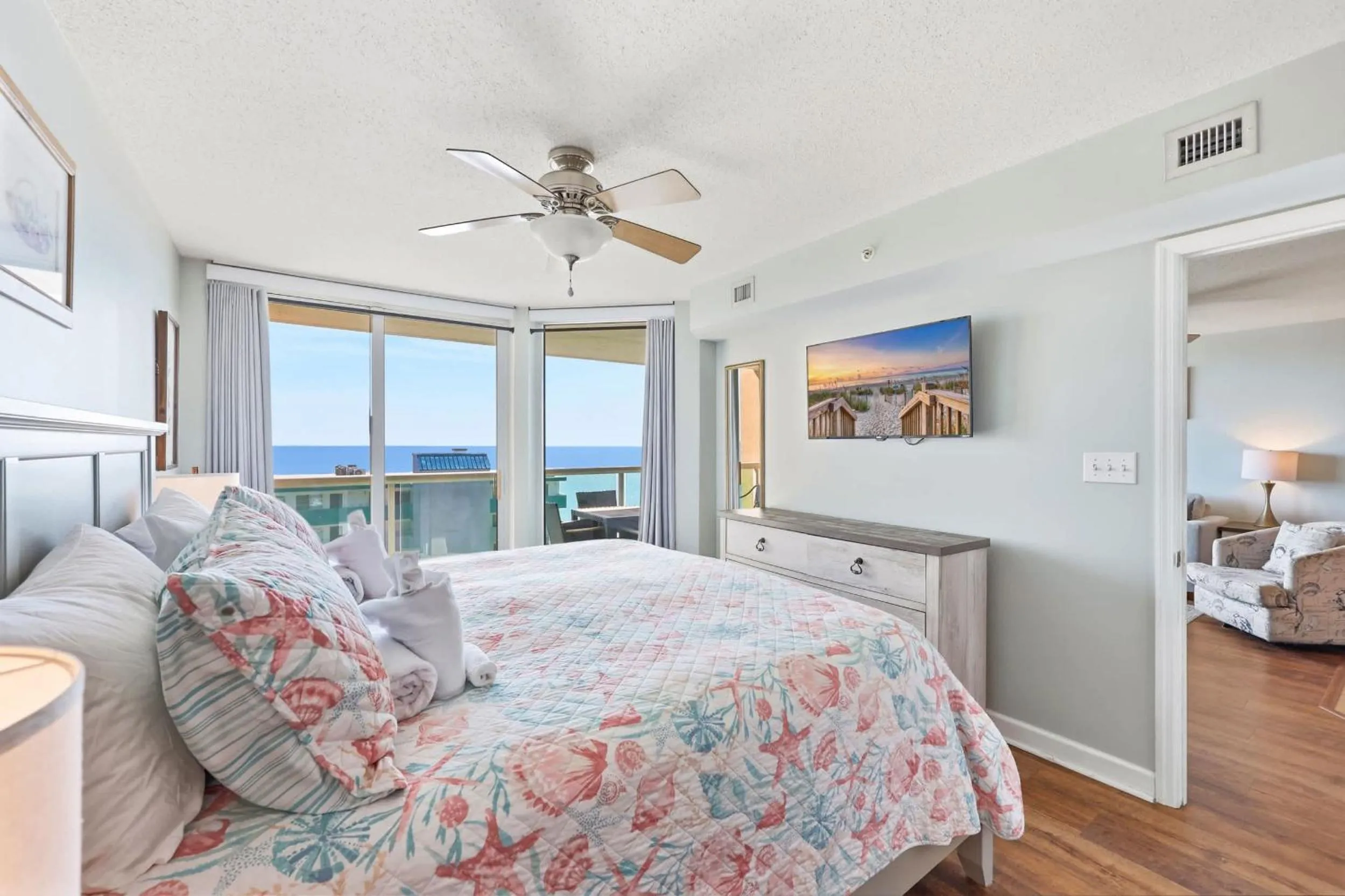 Bed in Ocean View All New Malibu Pointe Dream