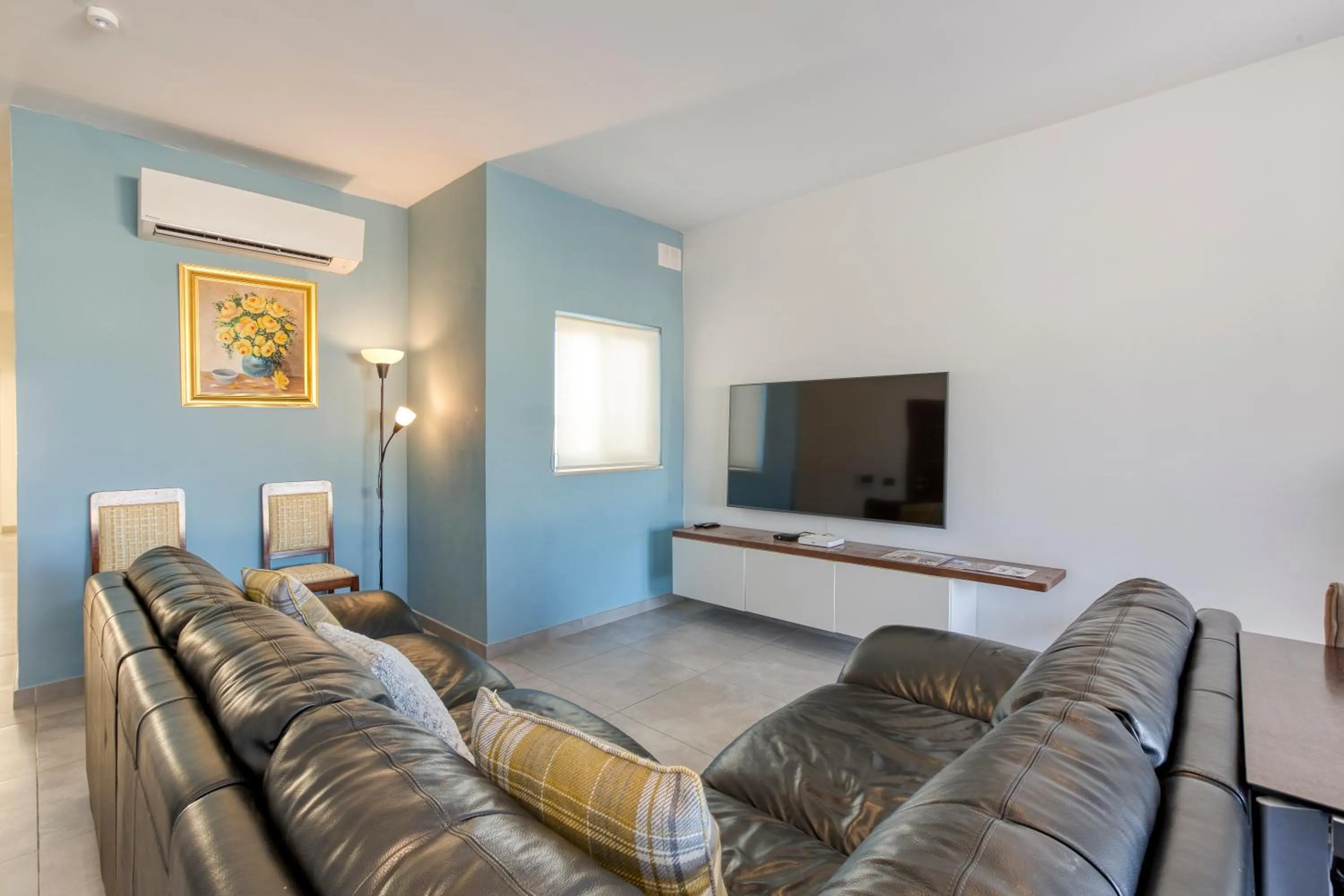 Annitchka Mansions - Penthouse in central Malta