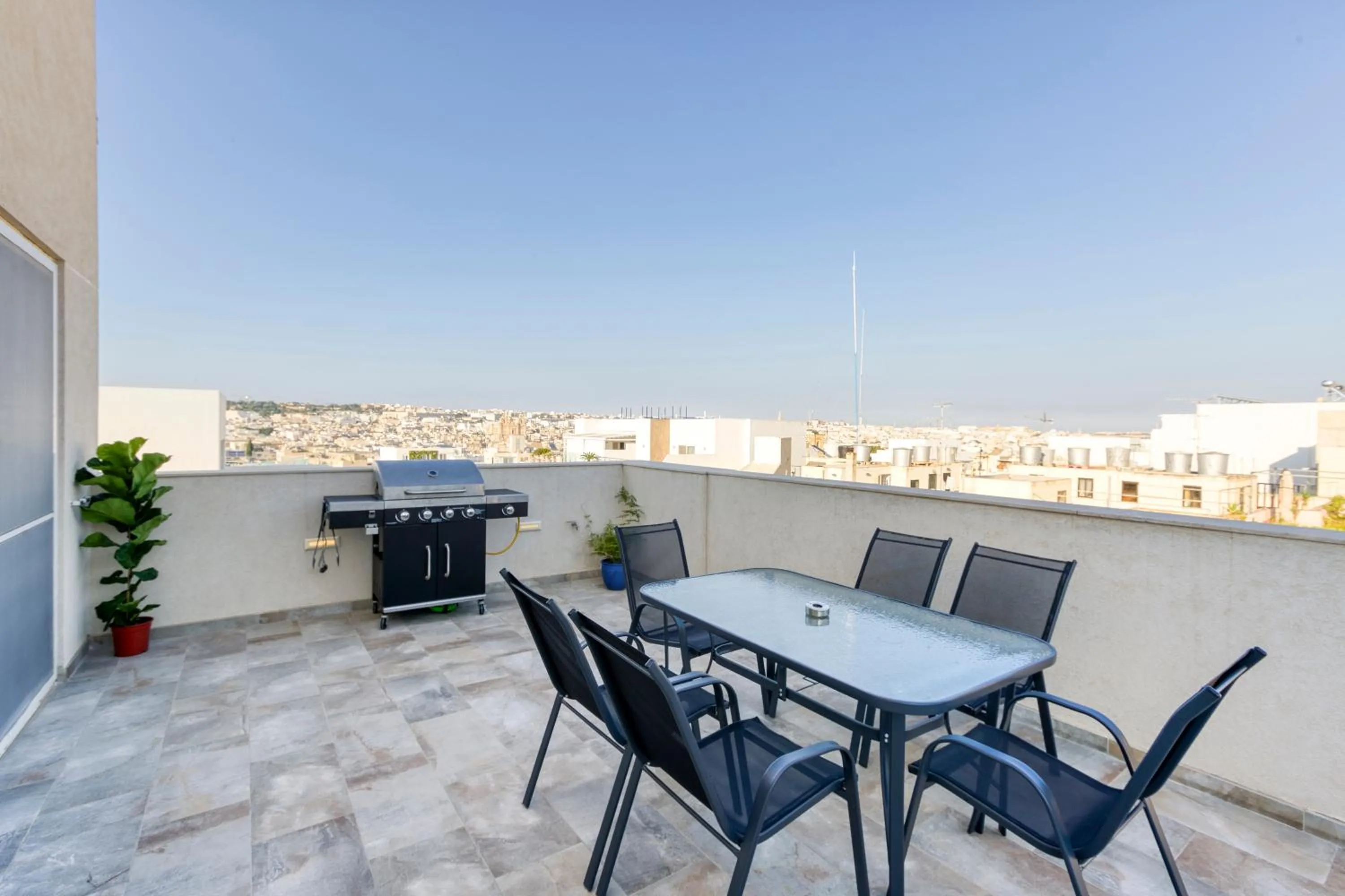 Annitchka Mansions - Penthouse in central Malta