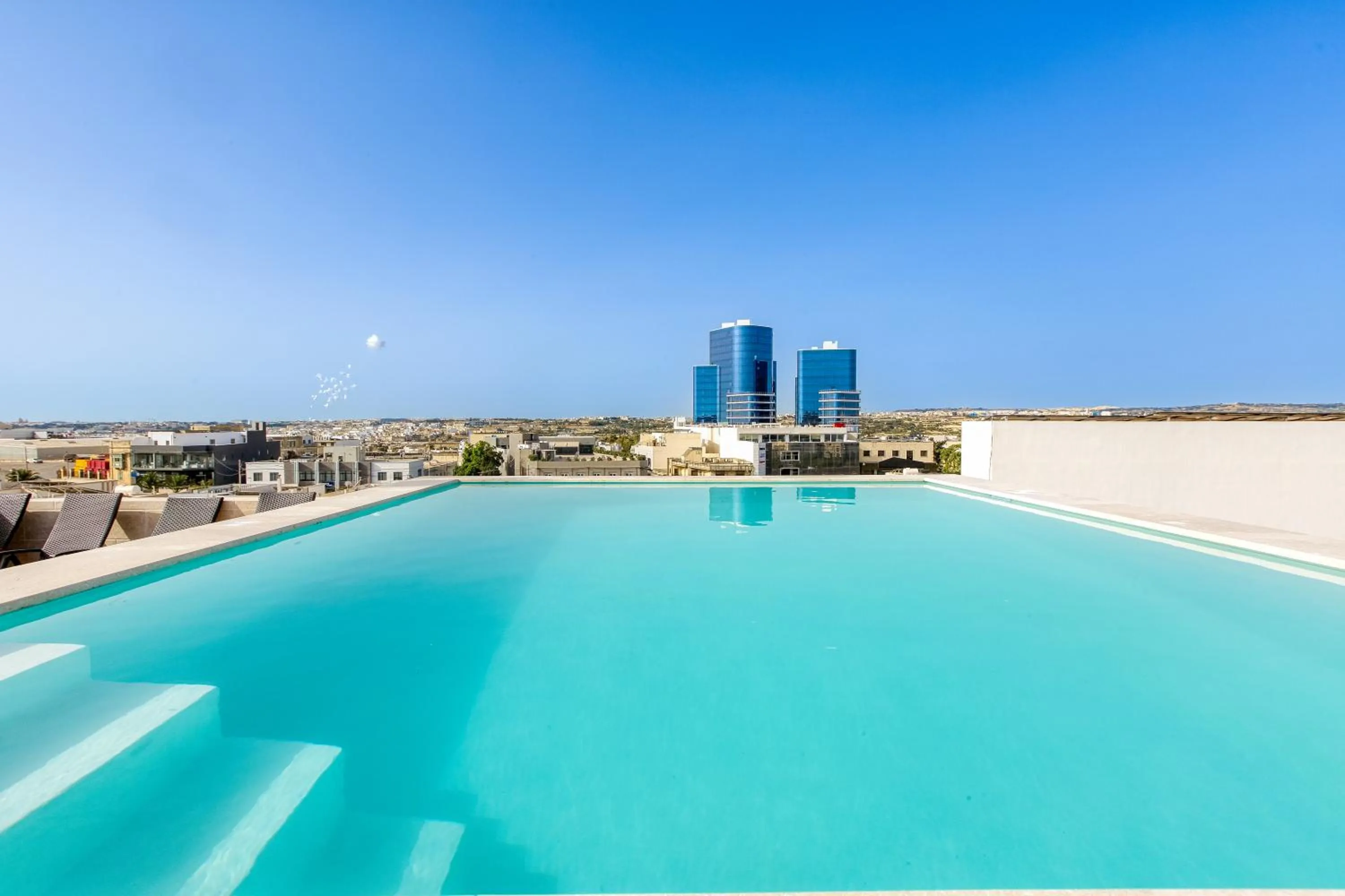 Annitchka Mansions - Penthouse in central Malta