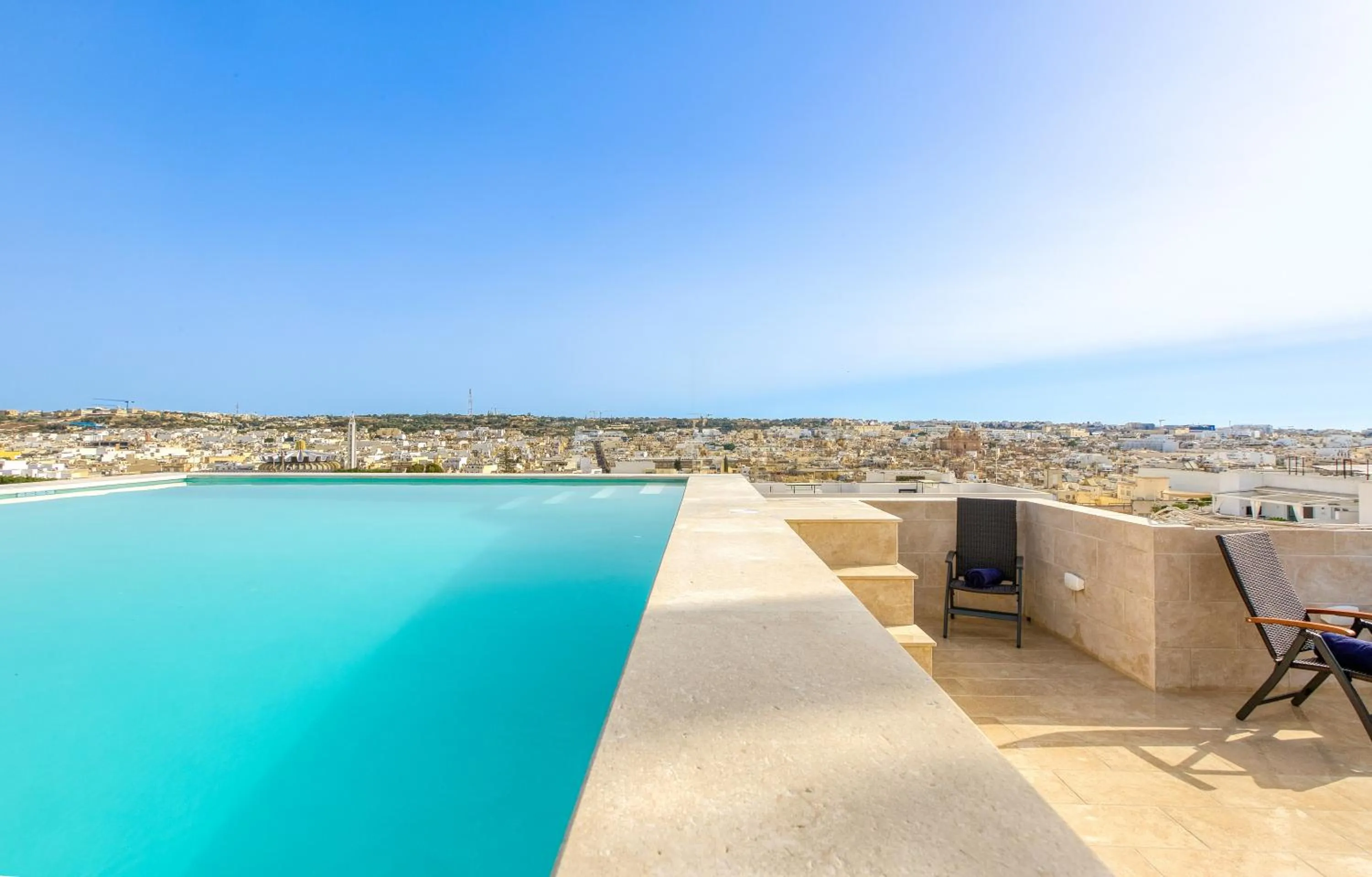Annitchka Mansions - Penthouse in central Malta