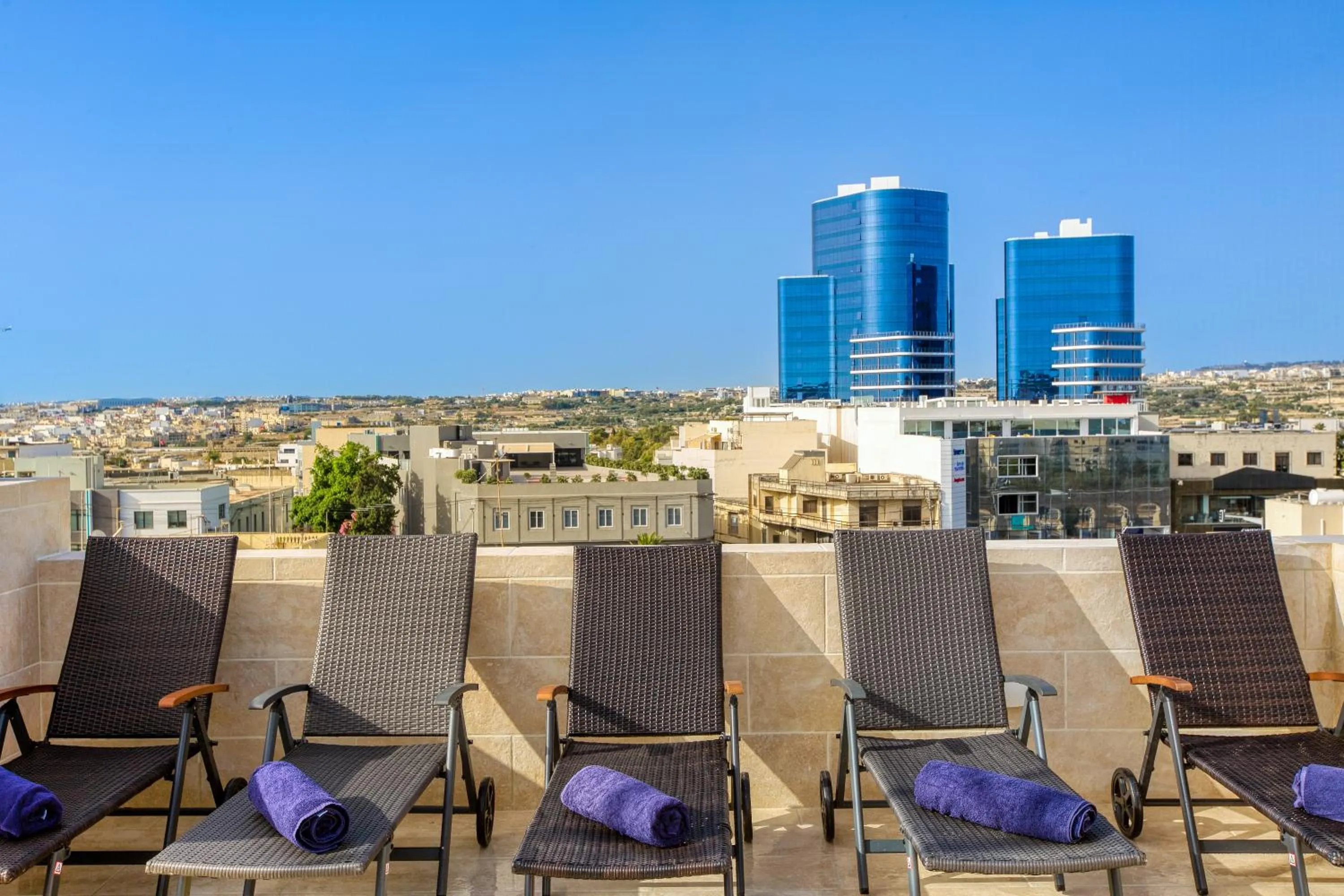 Annitchka Mansions - Penthouse in central Malta