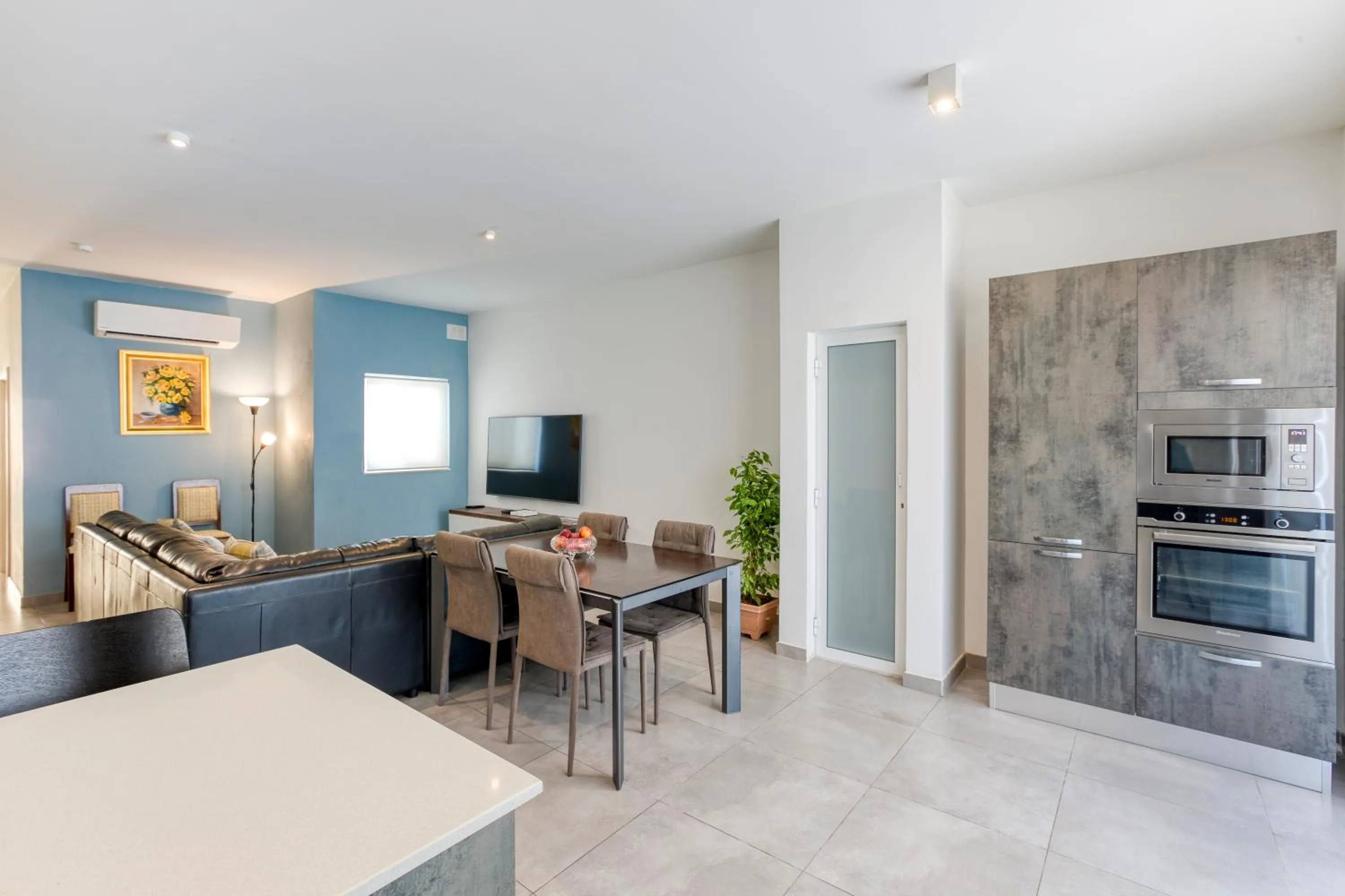 Annitchka Mansions - Penthouse in central Malta