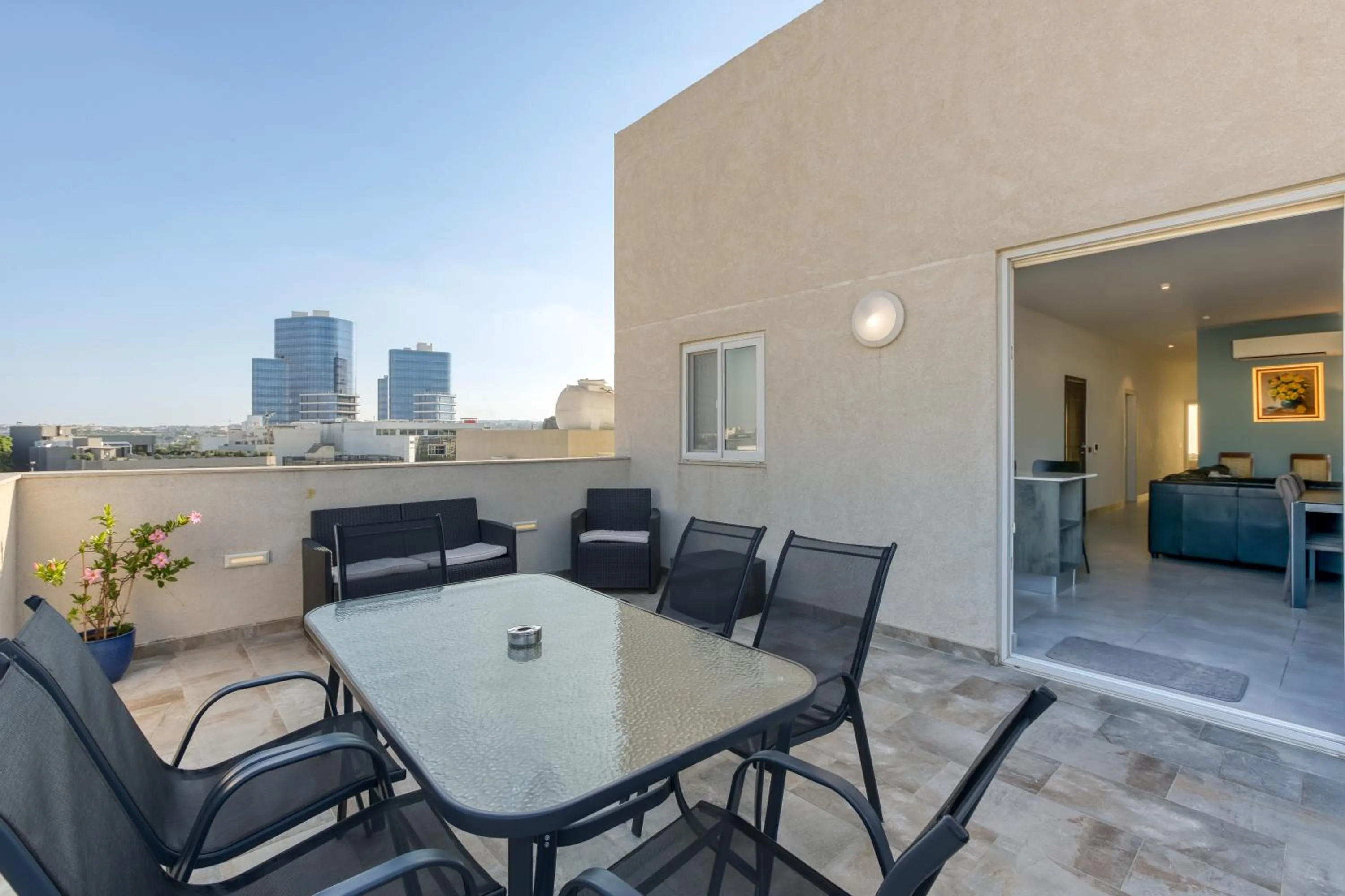 Annitchka Mansions - Penthouse in central Malta
