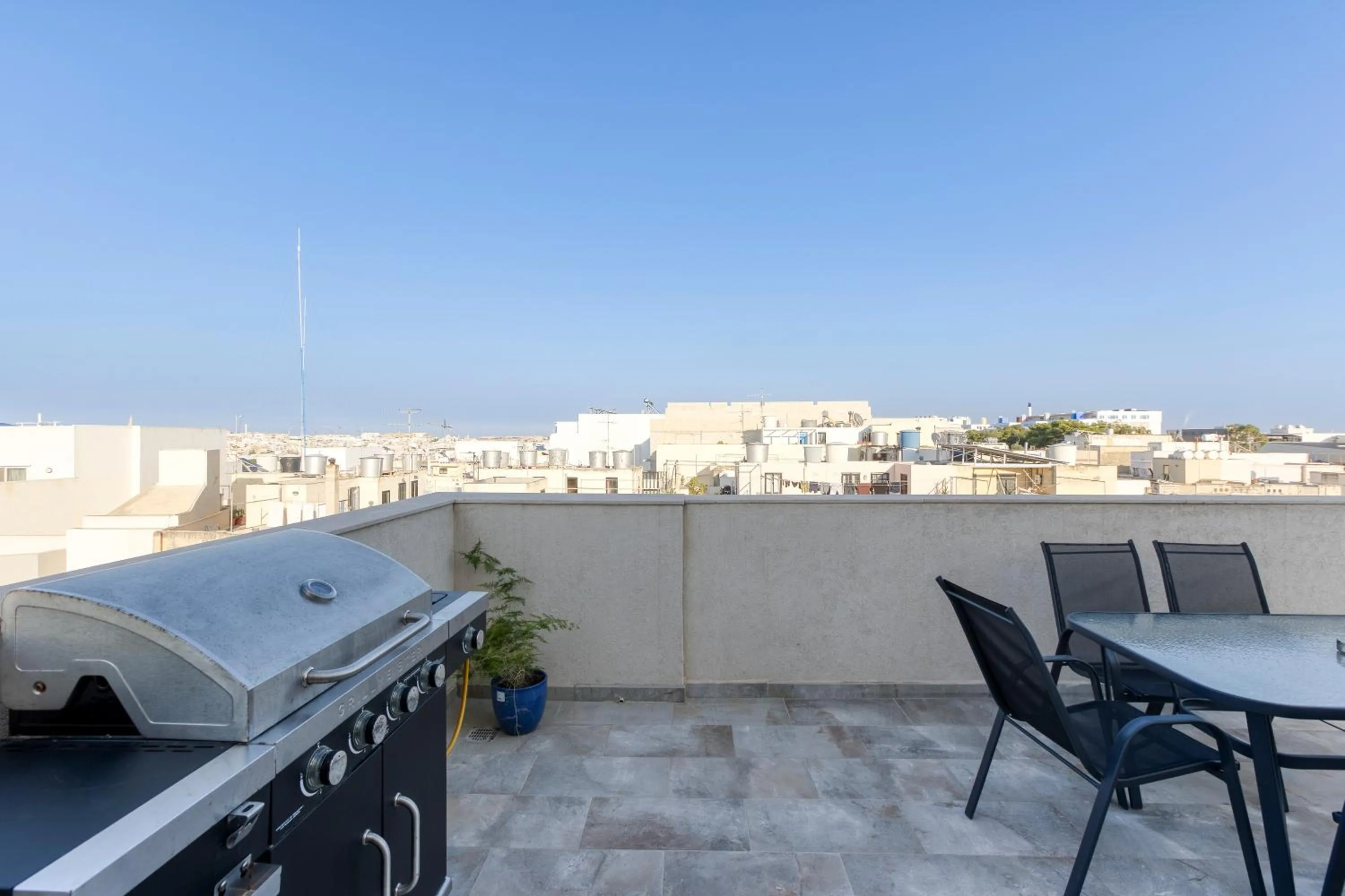 Annitchka Mansions - Penthouse in central Malta
