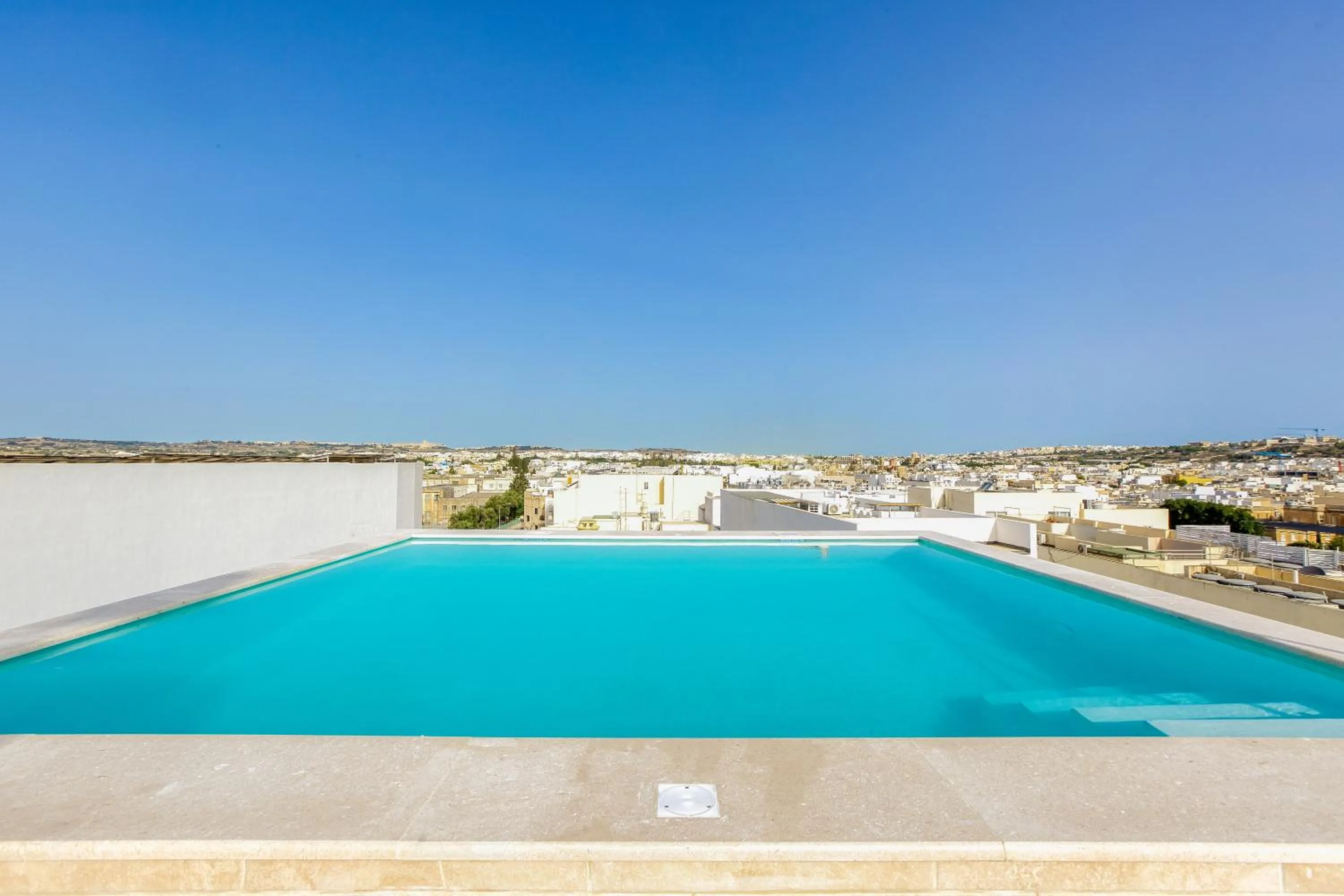 Annitchka Mansions - Penthouse in central Malta