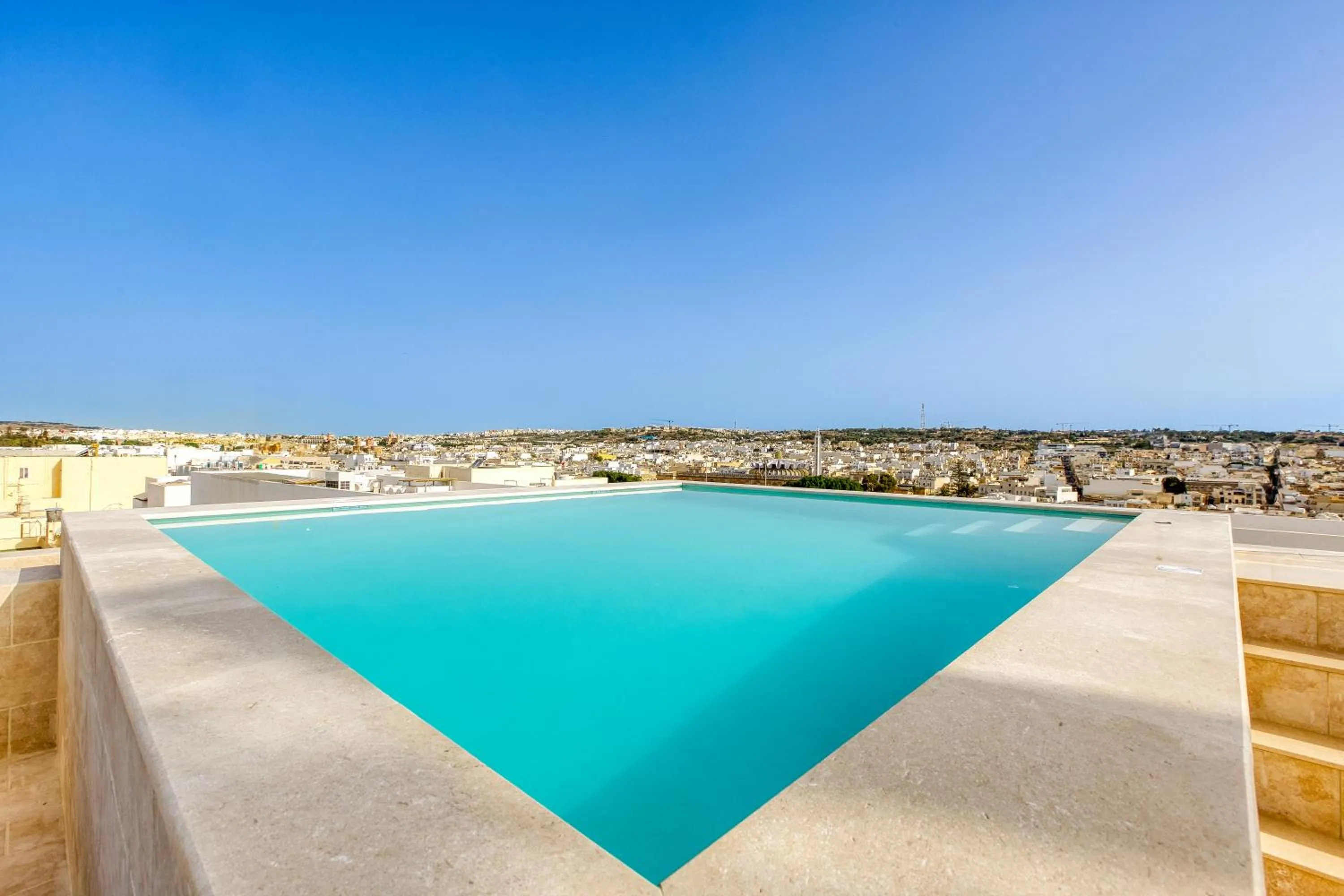 Annitchka Mansions - Penthouse in central Malta