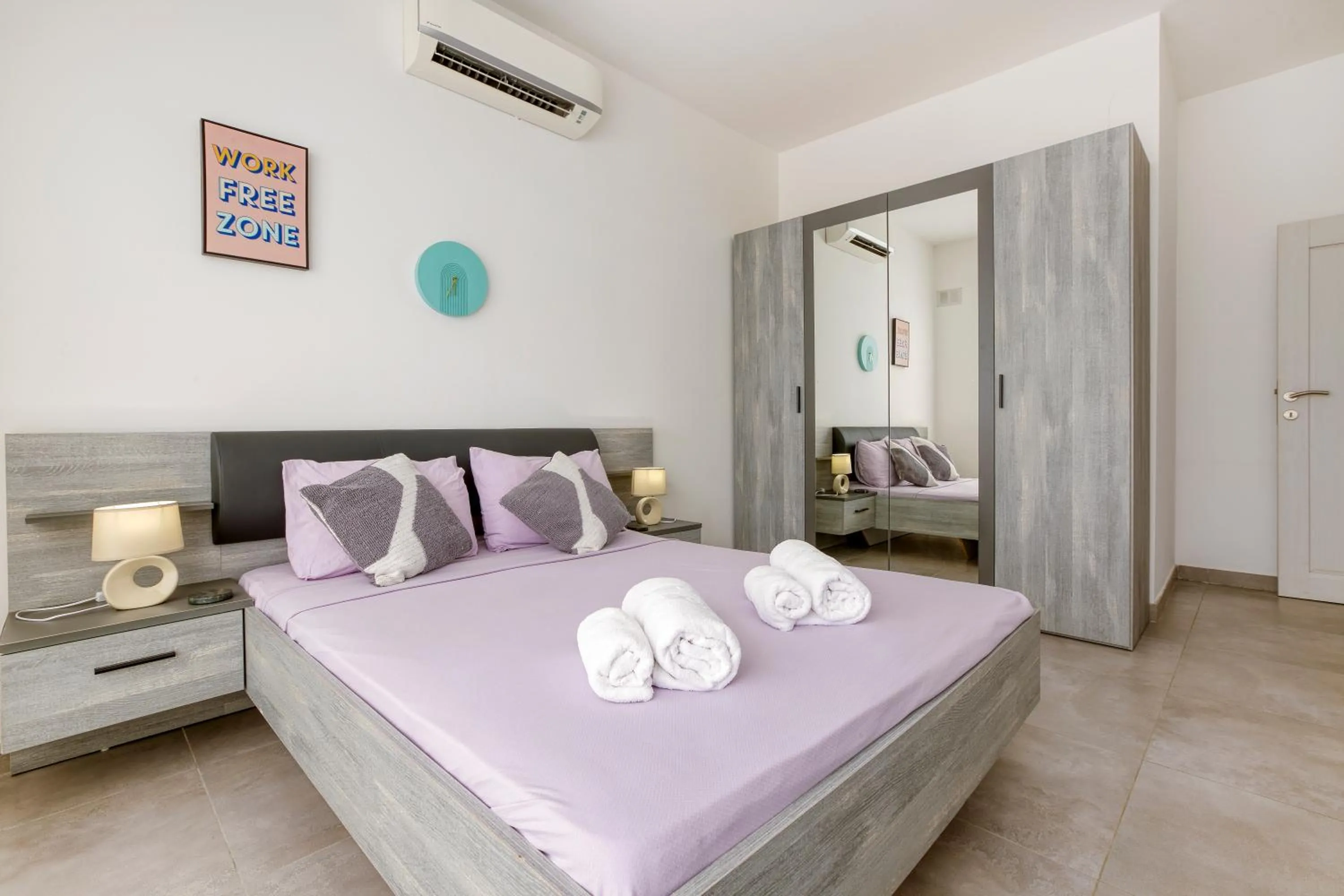 Bed in Annitchka Mansions - Penthouse in central Malta
