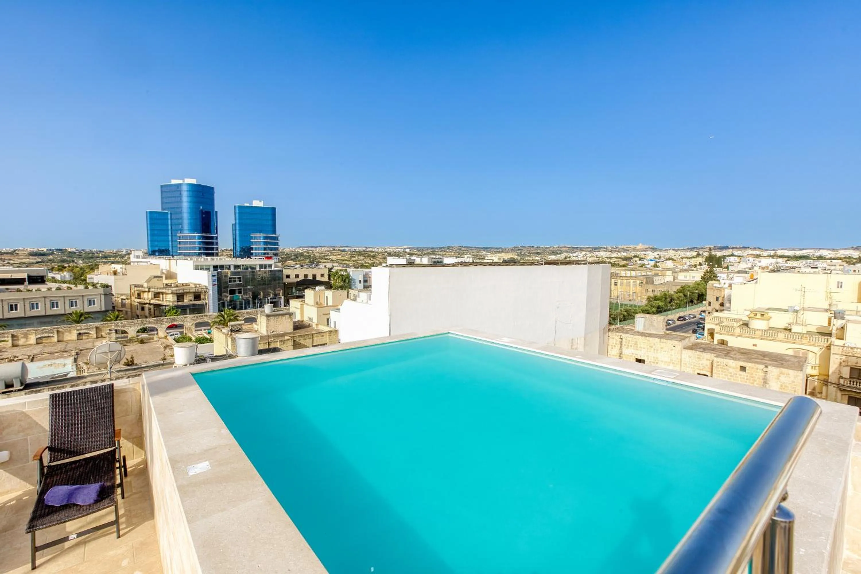 Annitchka Mansions - Penthouse in central Malta