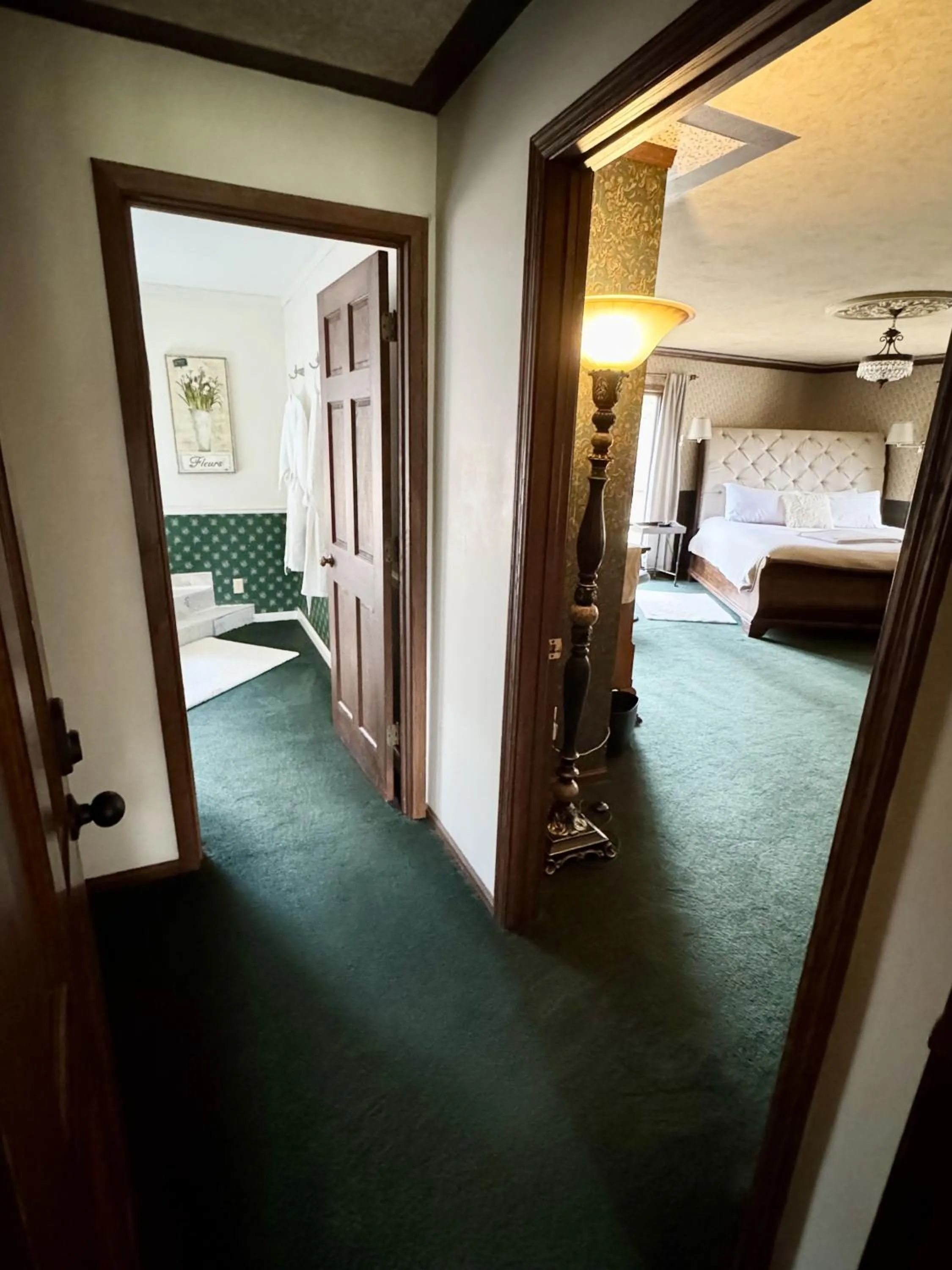 Facade/entrance, Bed in Otter Creek Eau Claire Altoona