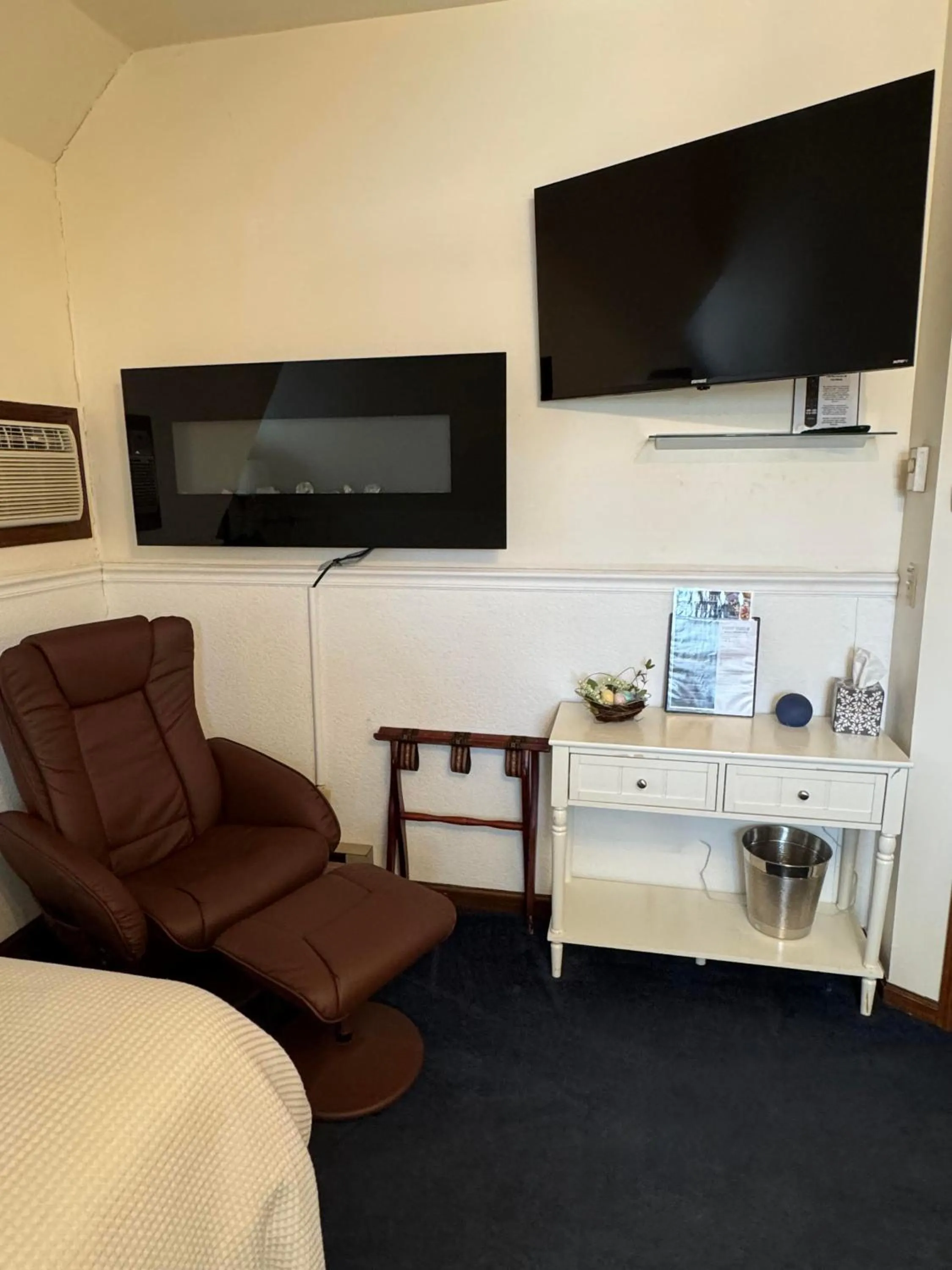 Bedroom in Otter Creek Eau Claire Altoona