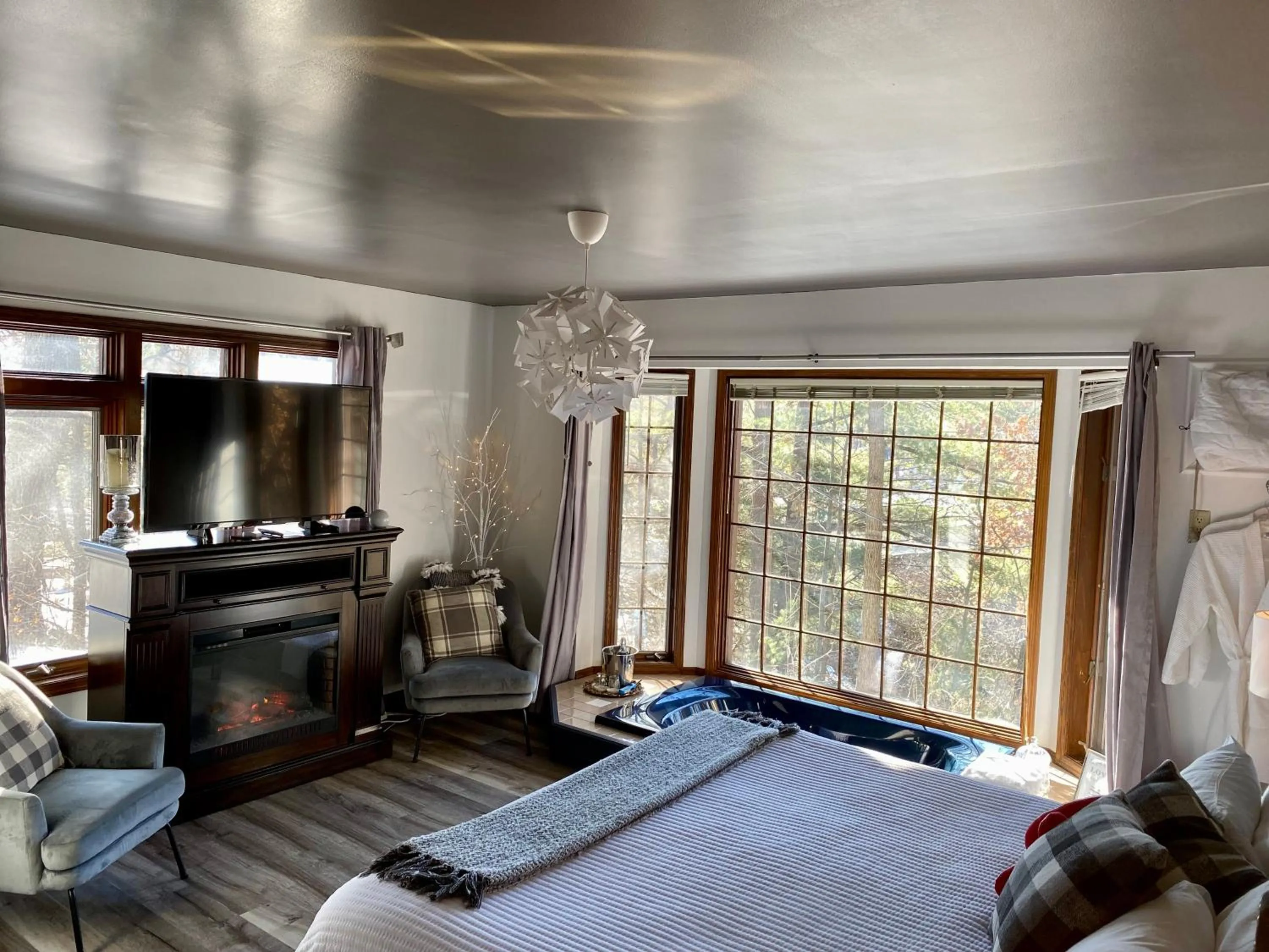 Bed in Otter Creek Eau Claire Altoona