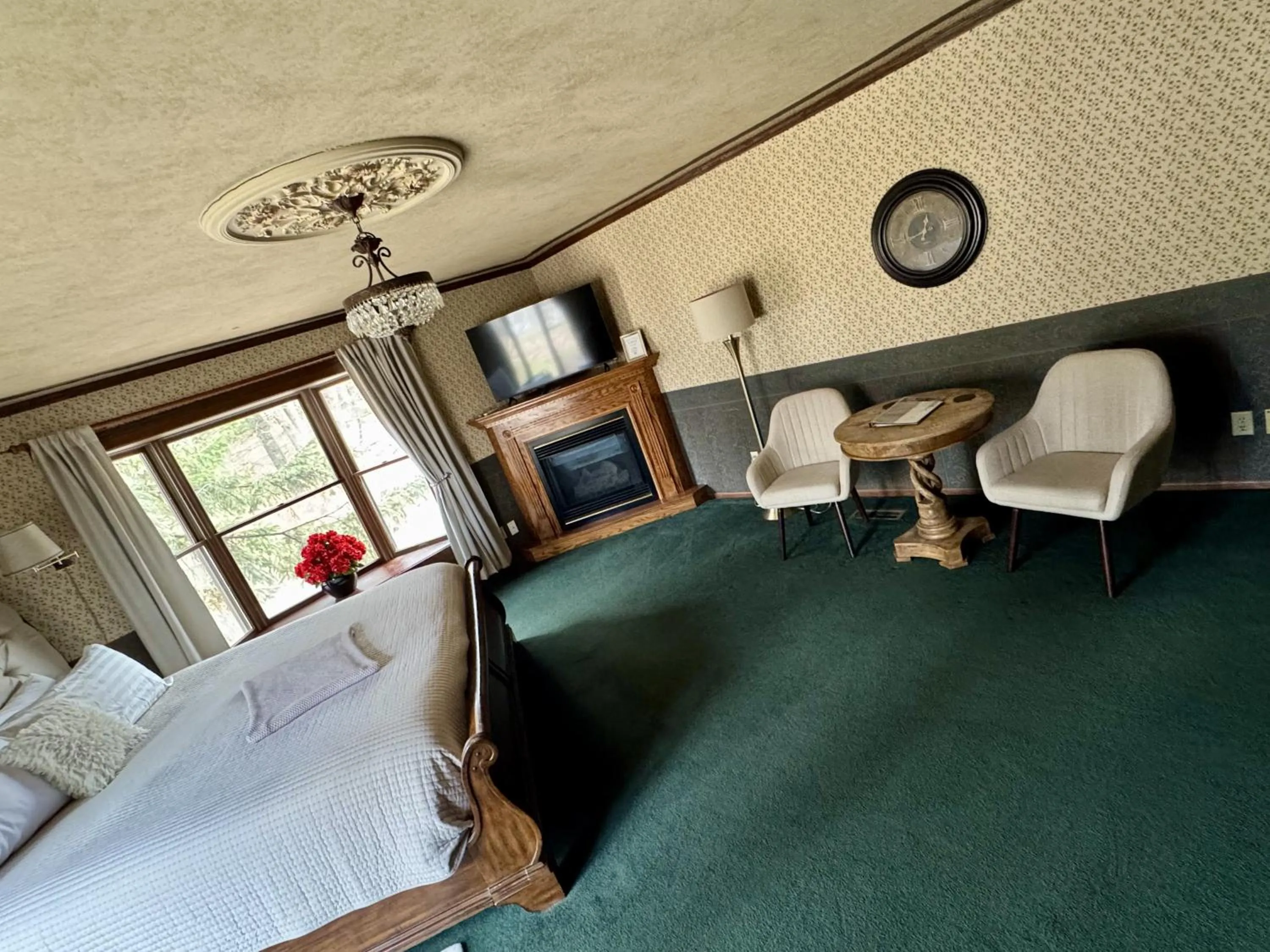 Bedroom, Bed in Otter Creek Eau Claire Altoona