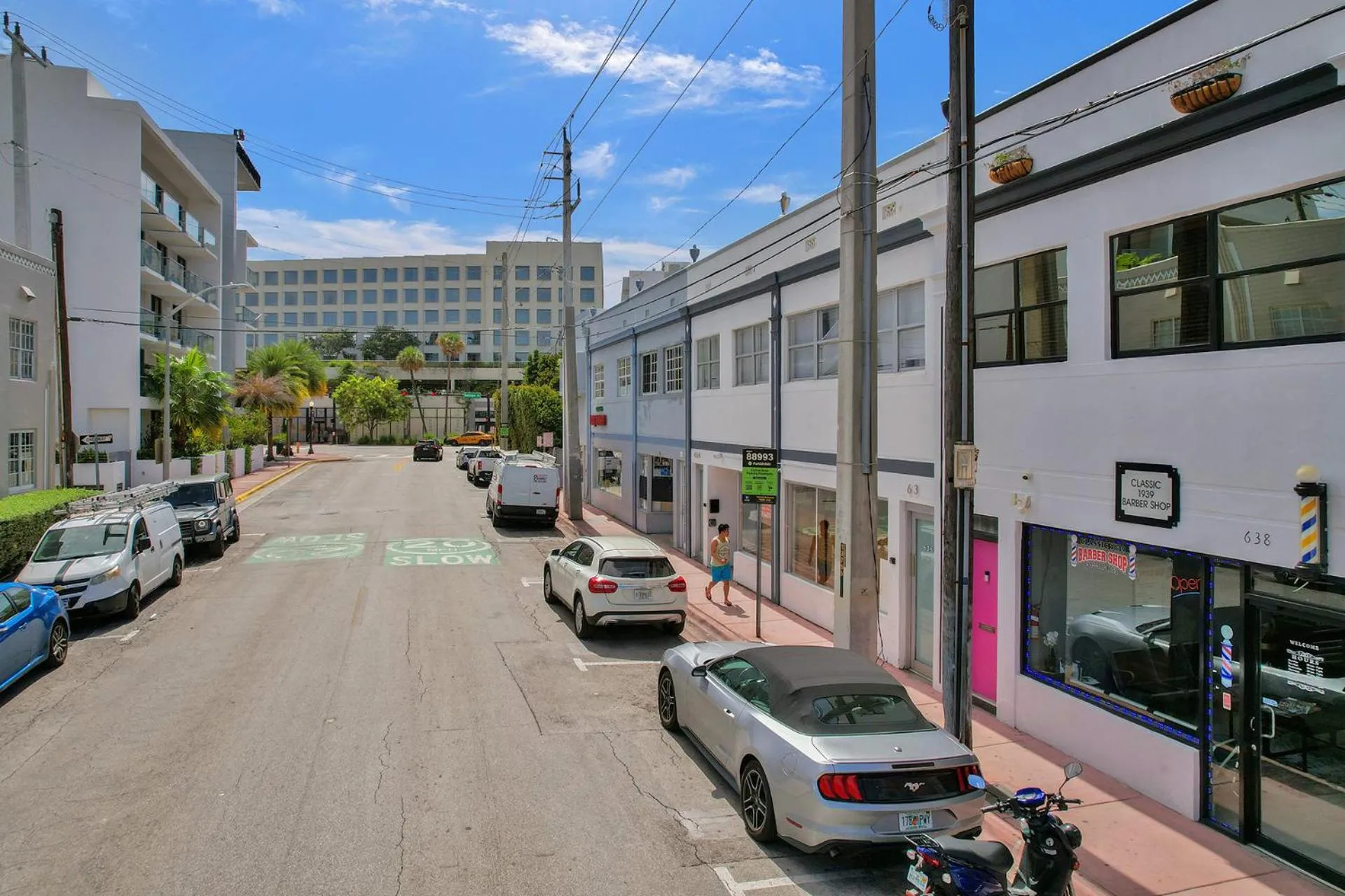 Property building in SOBE MONARCH-WALK TO THE BEACH - OCEAN DRIVE GOOD TIME HOTEL AND ANGLER HOTEL ACROSS THE STREET