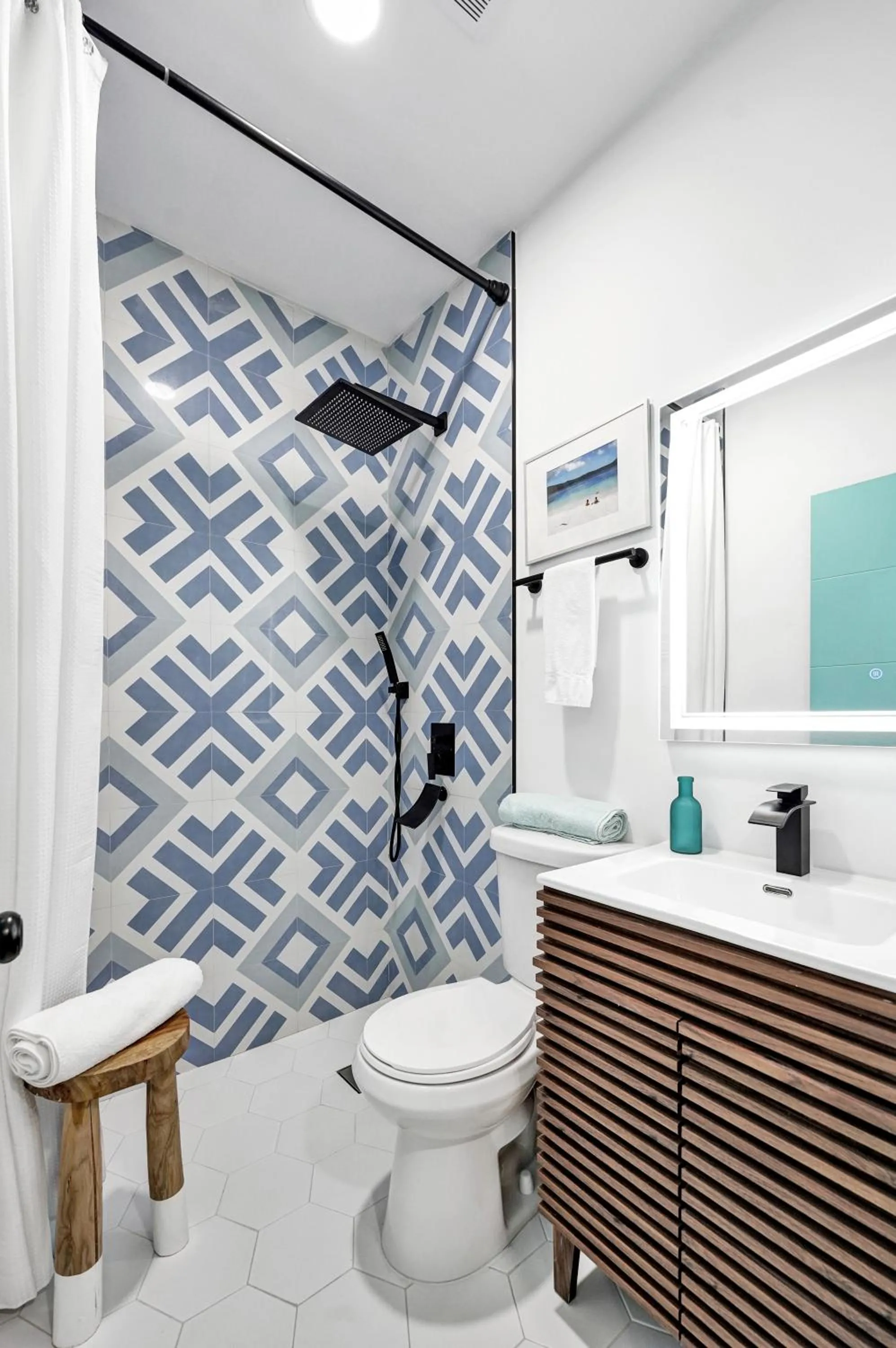 Shower in SOBE MONARCH-WALK TO THE BEACH - OCEAN DRIVE GOOD TIME HOTEL AND ANGLER HOTEL ACROSS THE STREET