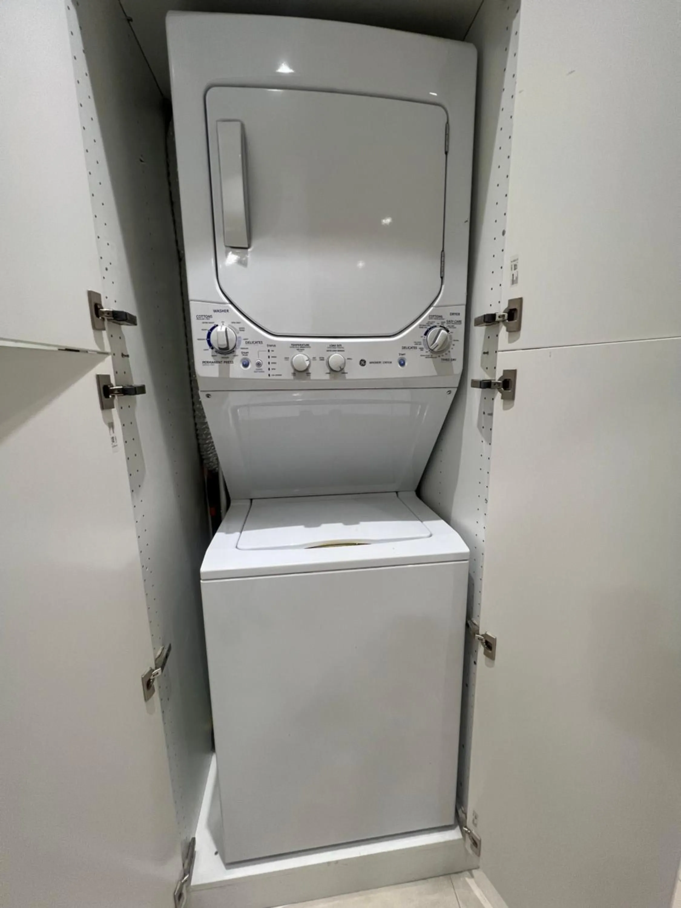 washing machine in SOBE MONARCH-WALK TO THE BEACH - OCEAN DRIVE GOOD TIME HOTEL AND ANGLER HOTEL ACROSS THE STREET