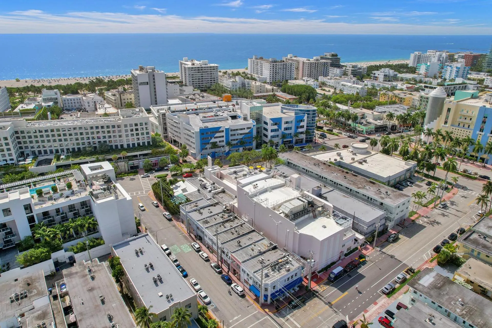 Property building in SOBE MONARCH-WALK TO THE BEACH - OCEAN DRIVE GOOD TIME HOTEL AND ANGLER HOTEL ACROSS THE STREET