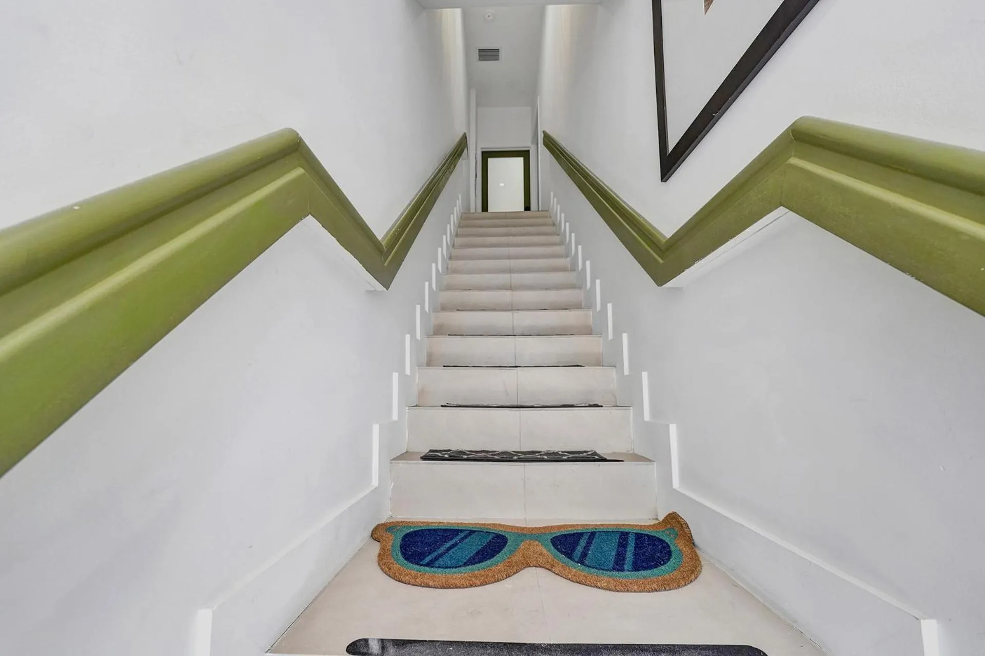Property building in SOBE MONARCH-WALK TO THE BEACH - OCEAN DRIVE GOOD TIME HOTEL AND ANGLER HOTEL ACROSS THE STREET
