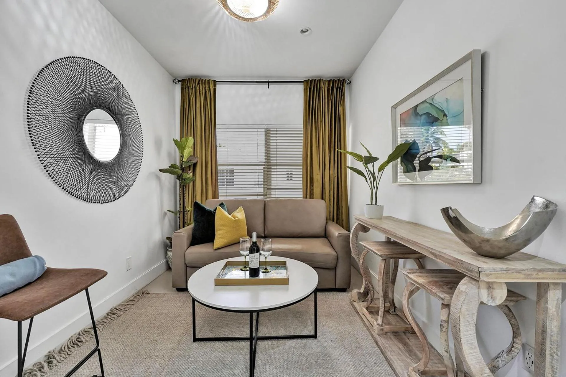 Living room in SOBE MONARCH-WALK TO THE BEACH - OCEAN DRIVE GOOD TIME HOTEL AND ANGLER HOTEL ACROSS THE STREET