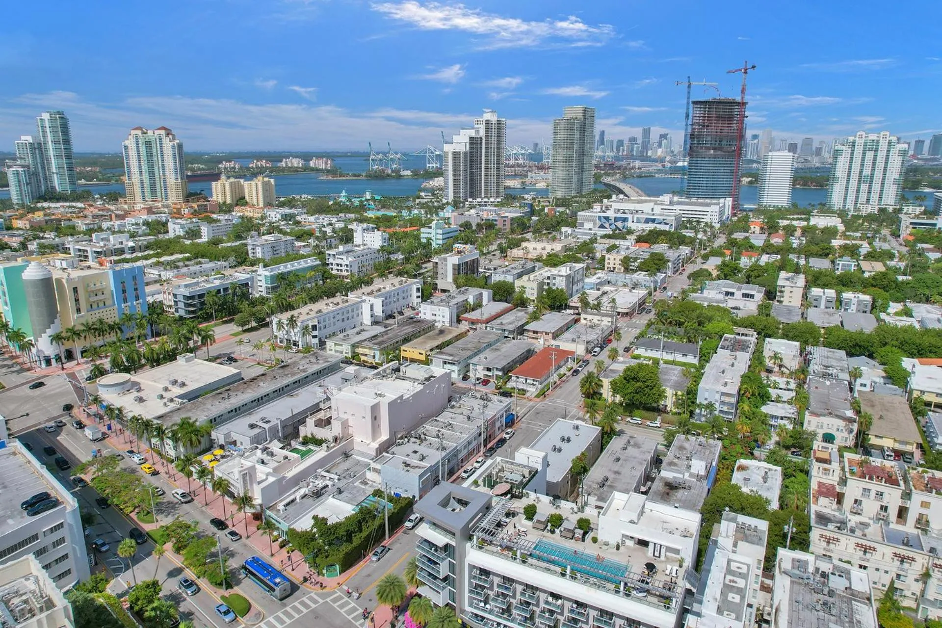Property building in SOBE MONARCH-WALK TO THE BEACH - OCEAN DRIVE GOOD TIME HOTEL AND ANGLER HOTEL ACROSS THE STREET