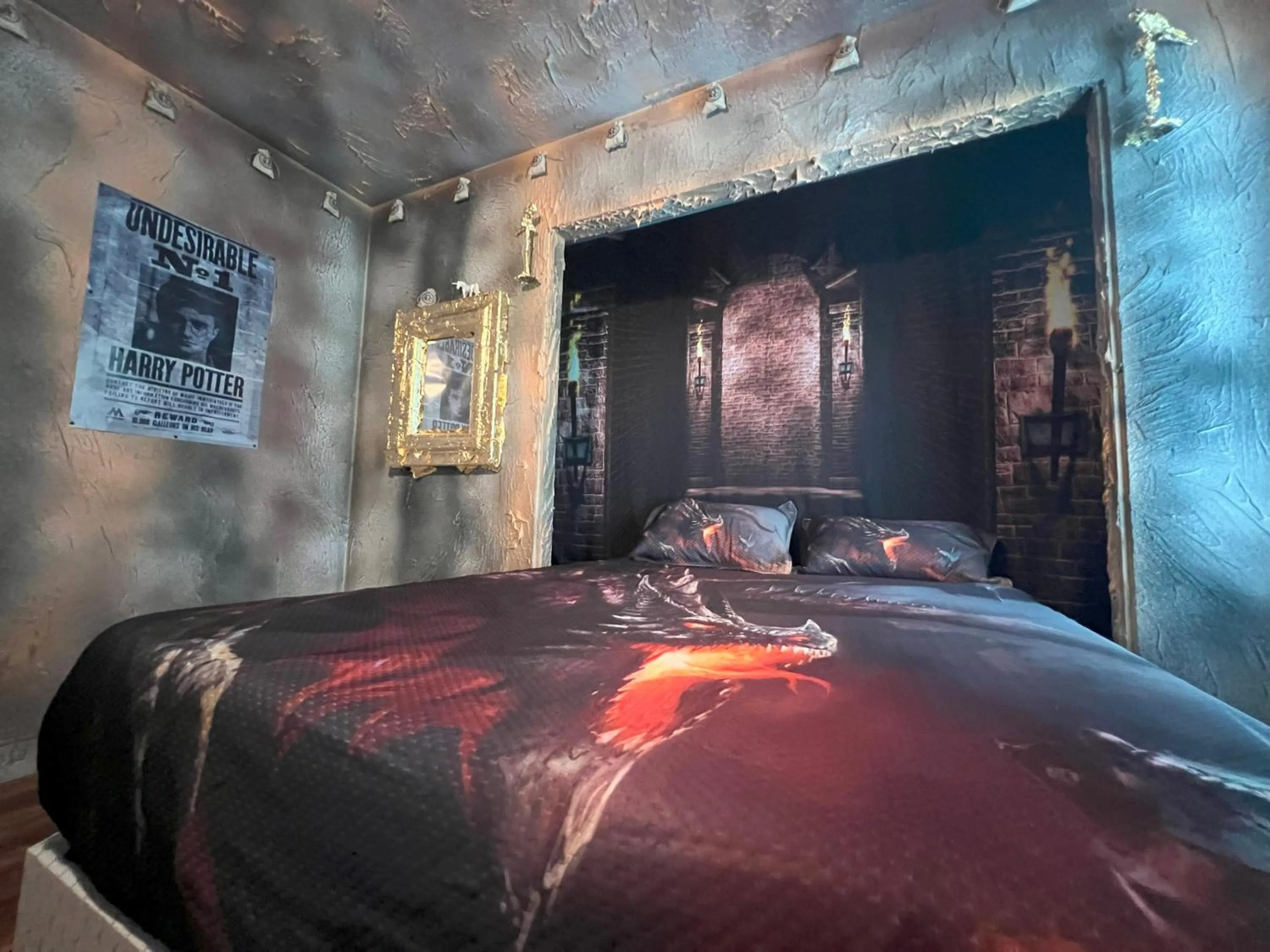 Bedroom, Bed in Magical Castle Near Theme Parks