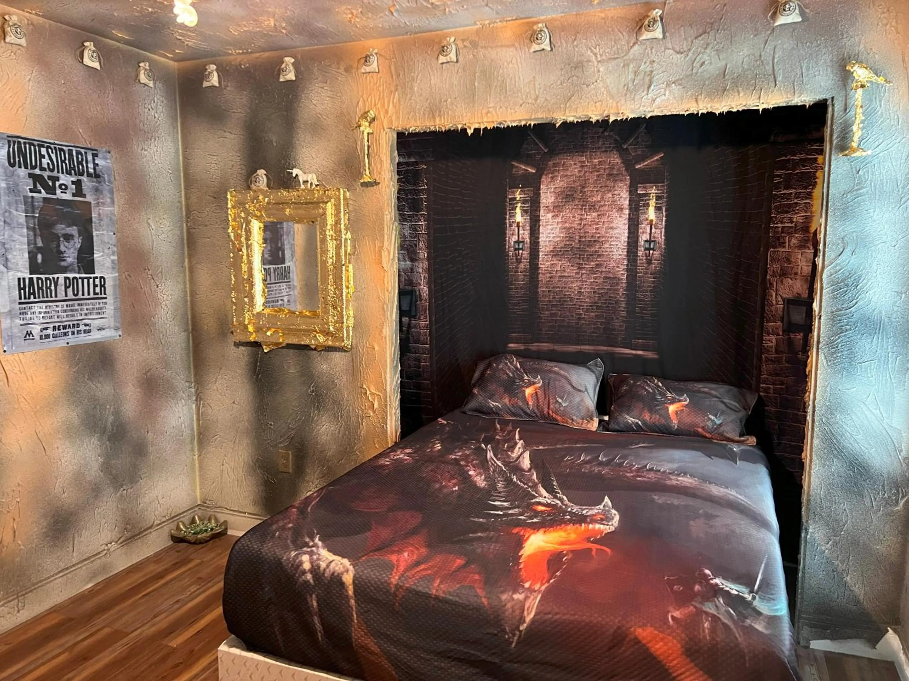 Photo of the whole room, Bed in Magical Castle Near Theme Parks