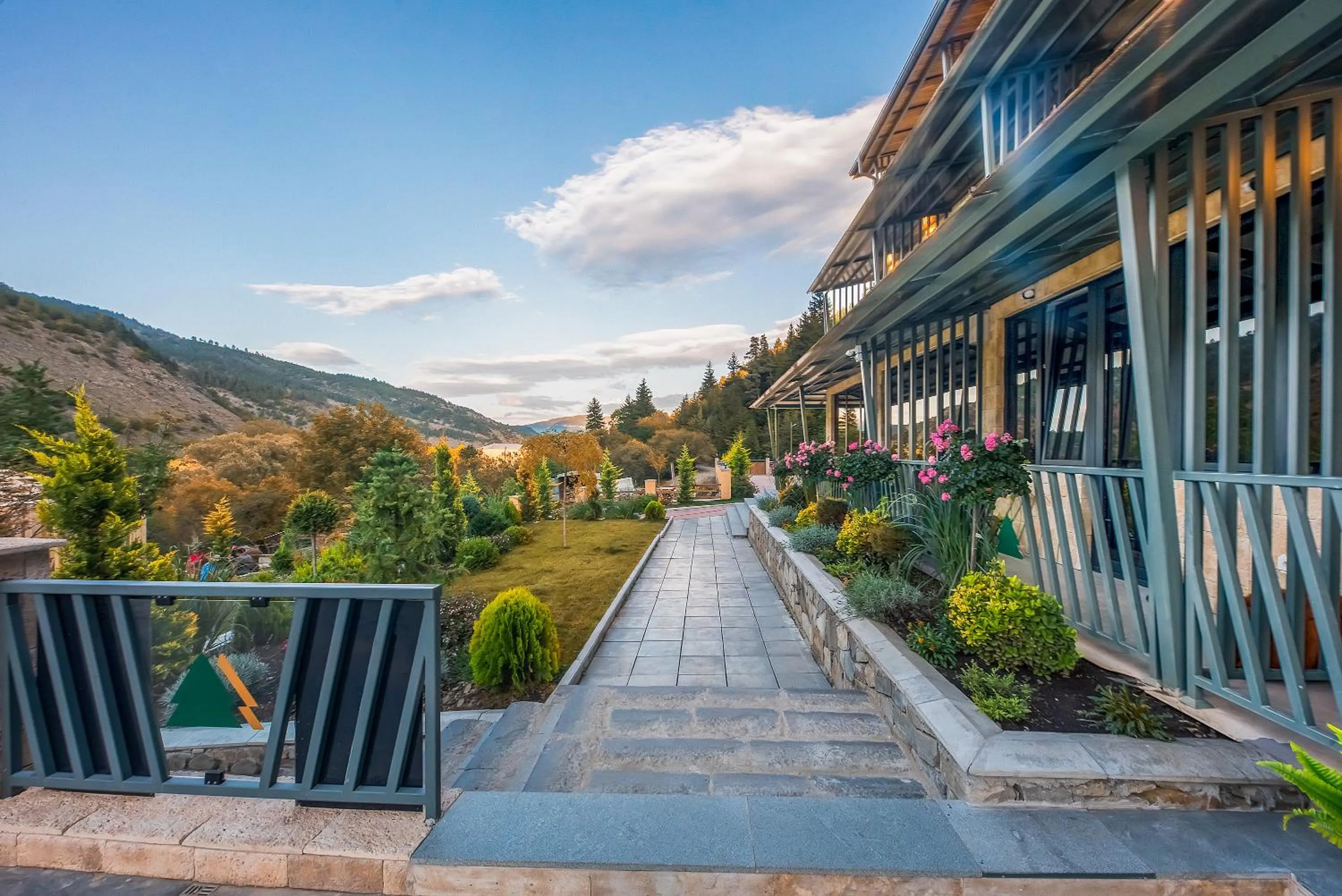 Solo Grand Boshuri Hotel Wellness Resort