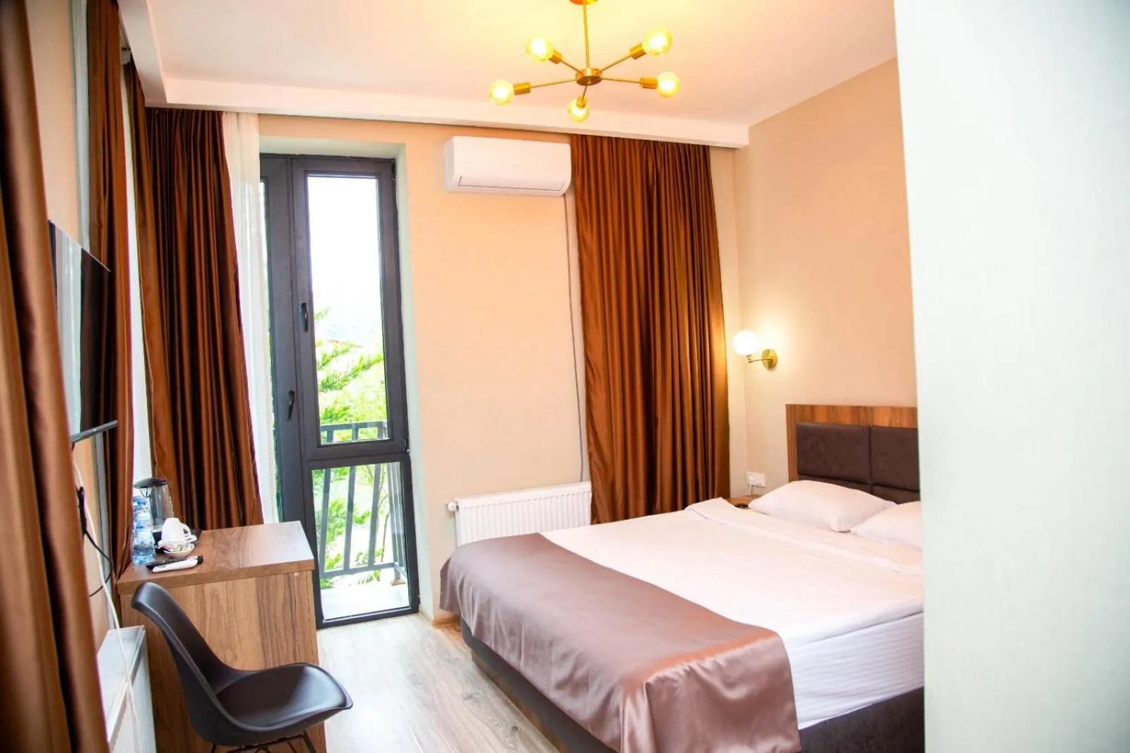 Bed in Solo Grand Boshuri Hotel Wellness Resort