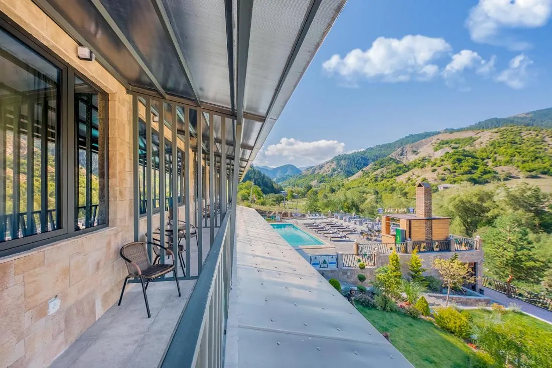 Solo Grand Boshuri Hotel Wellness Resort