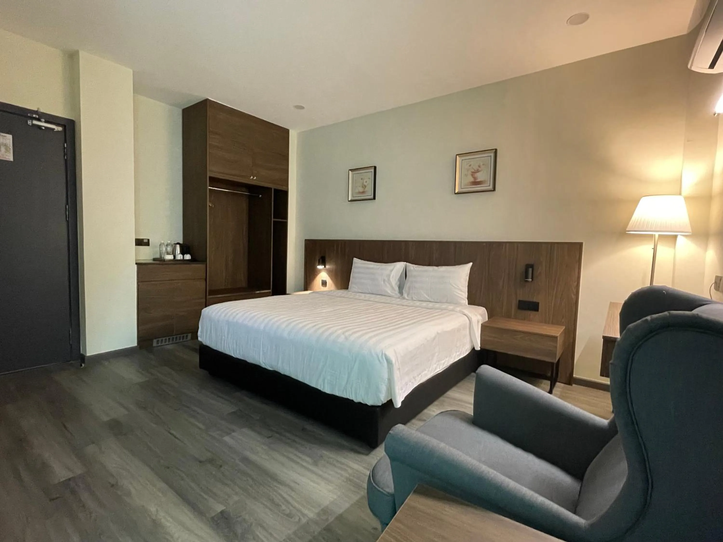 Bedroom, Bed in Hotel Bundusan