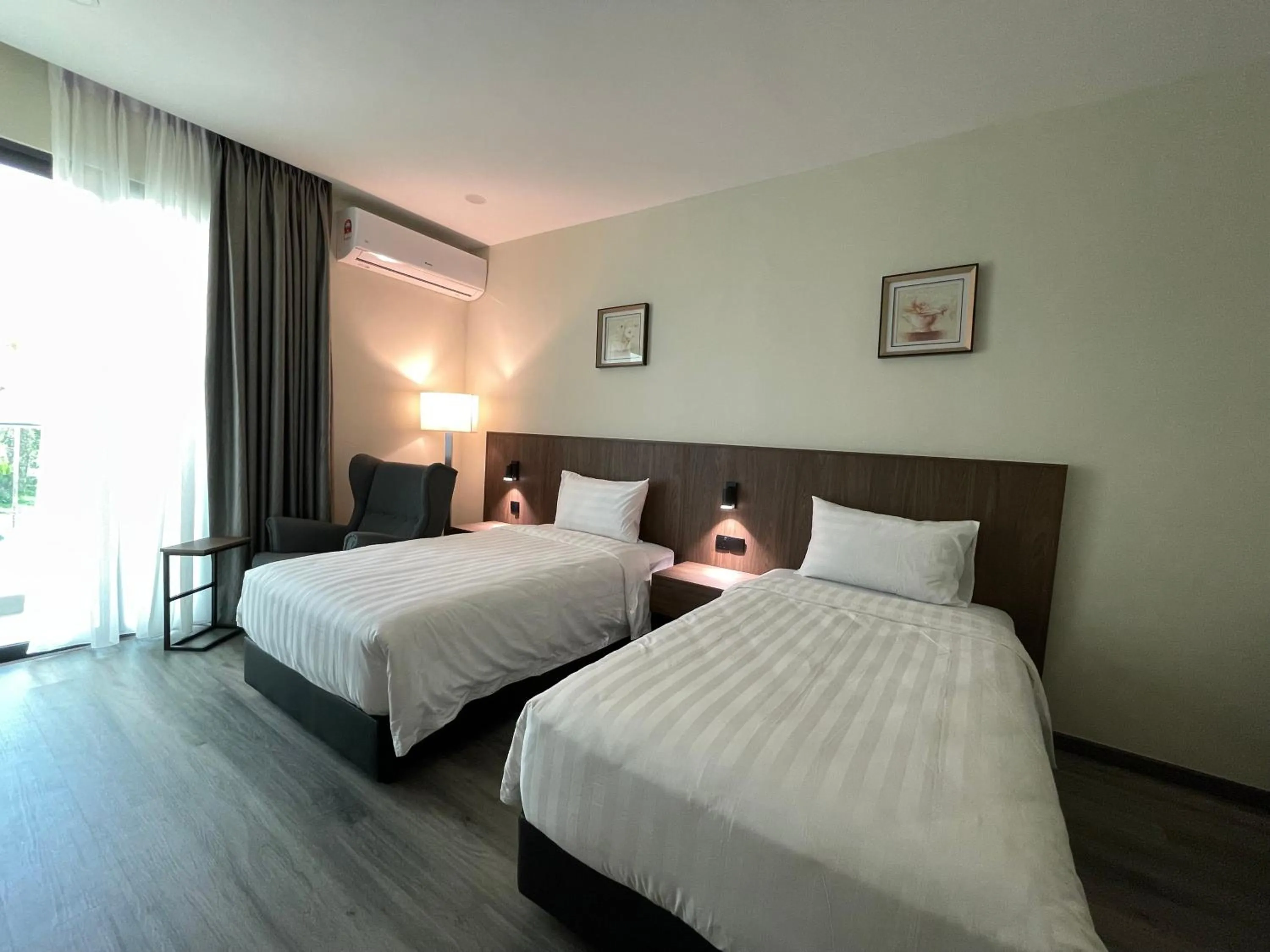 Bedroom, Bed in Hotel Bundusan