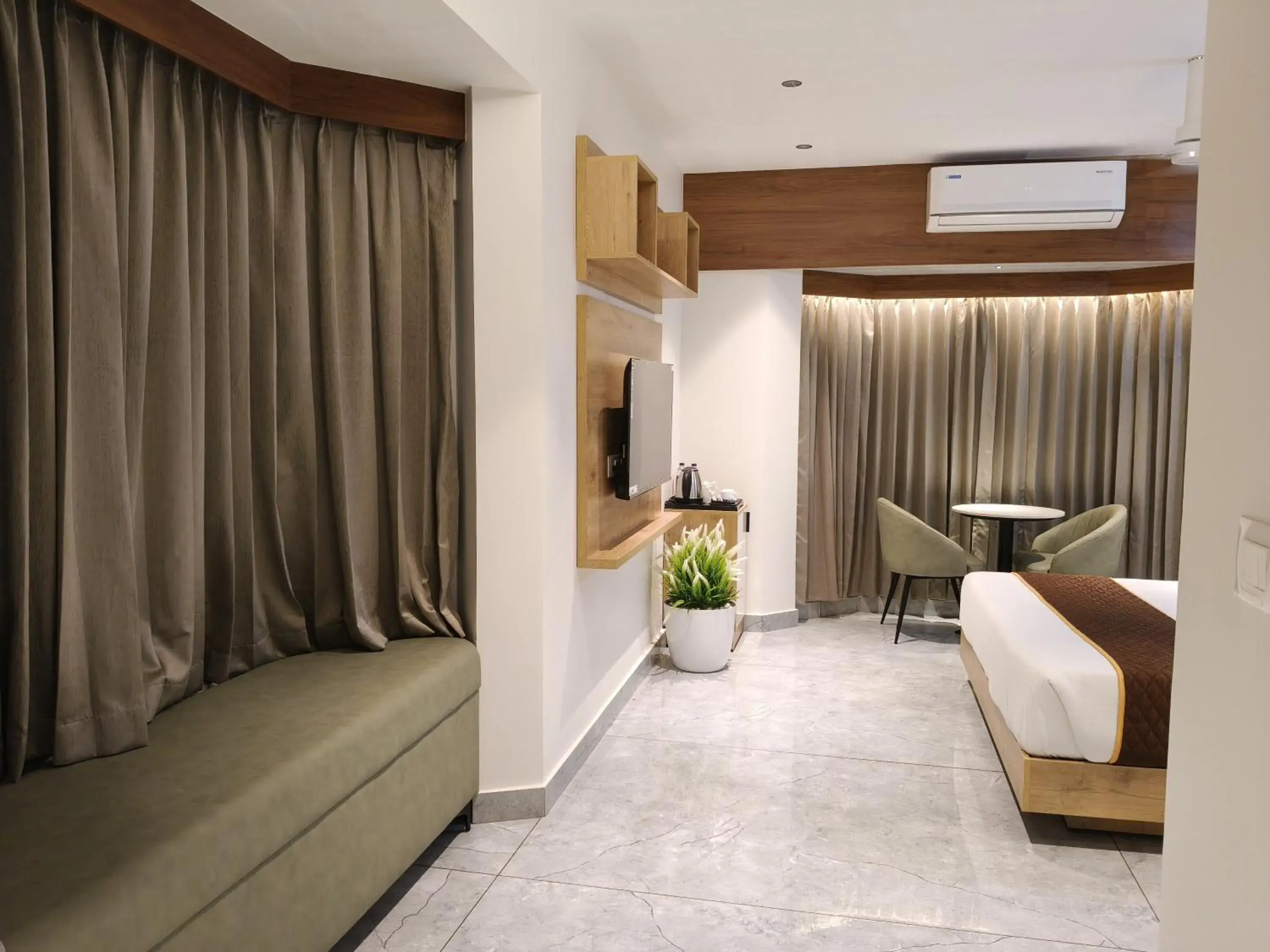 Bedroom, Bed in Mayo Suites Bedroom, Bed in Mayo Suites