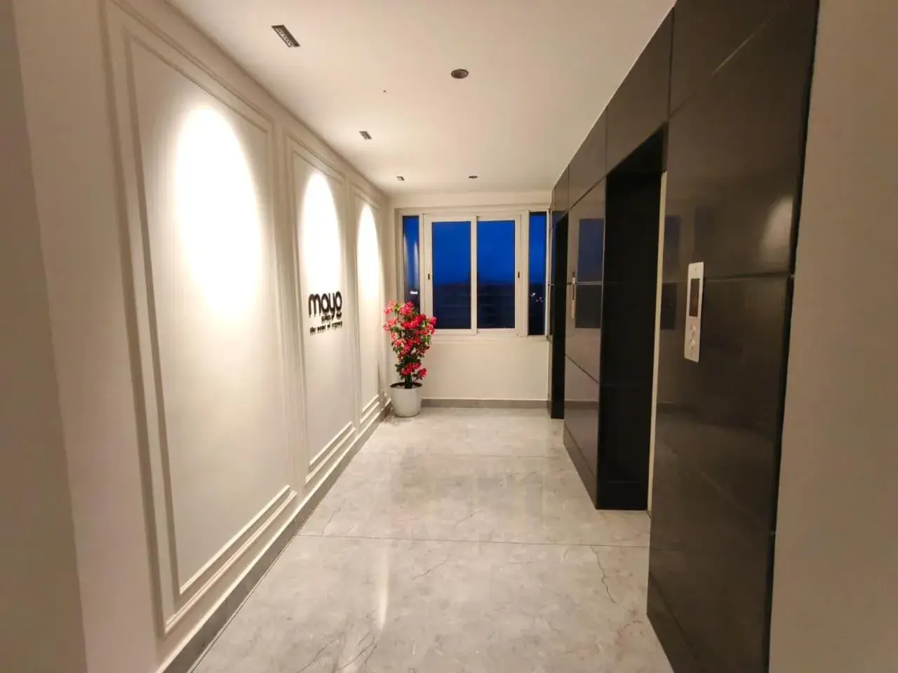 Facade/entrance in Mayo Suites Facade/entrance in Mayo Suites