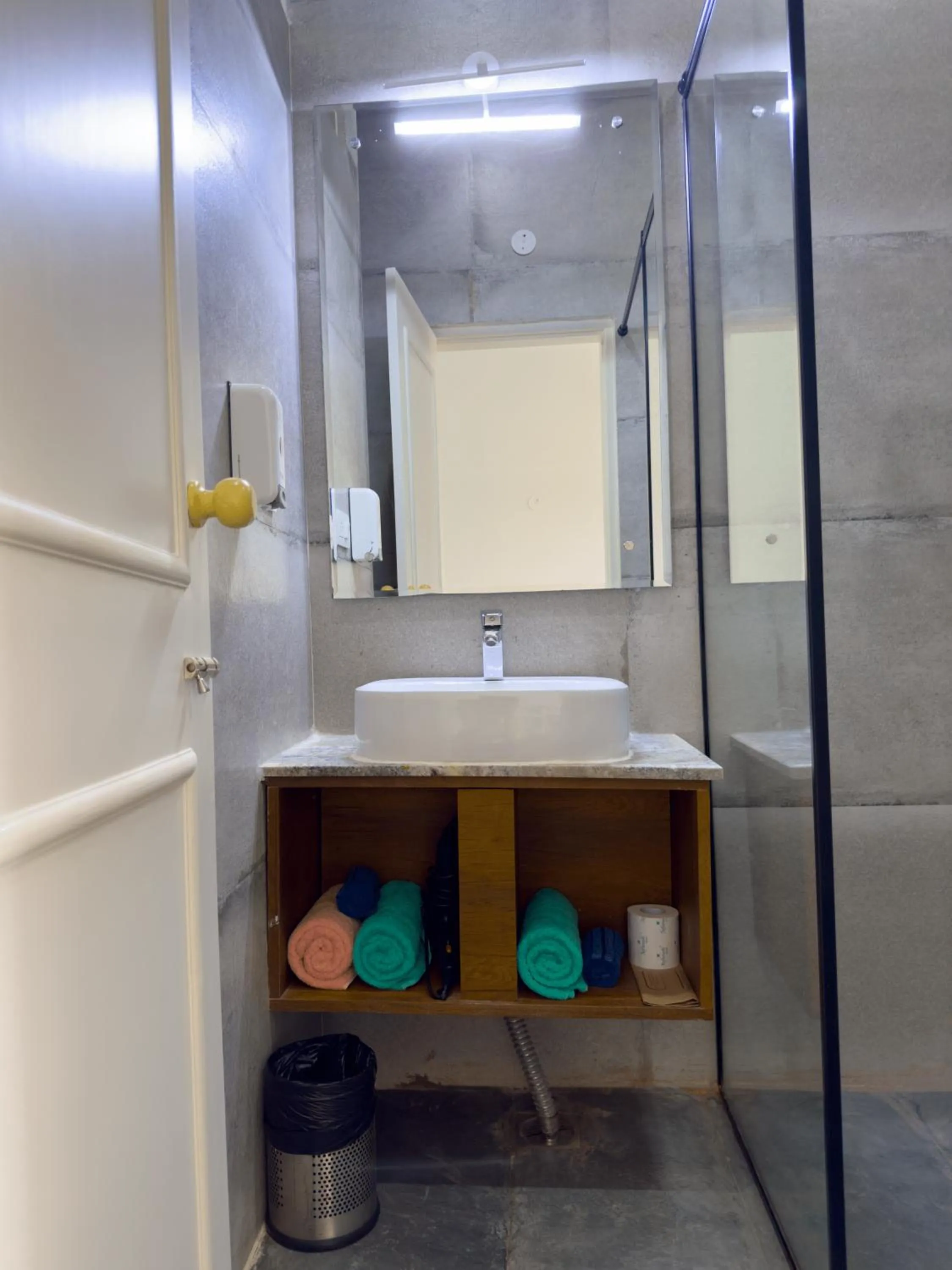 Shower in Dá Bungalow - A Vacation Abode