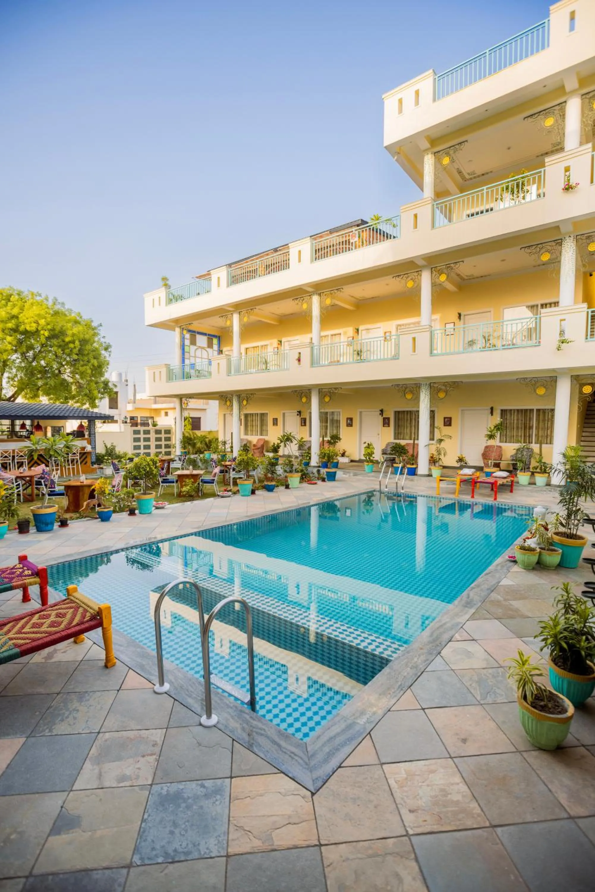 Swimming pool in Dá Bungalow - A Vacation Abode