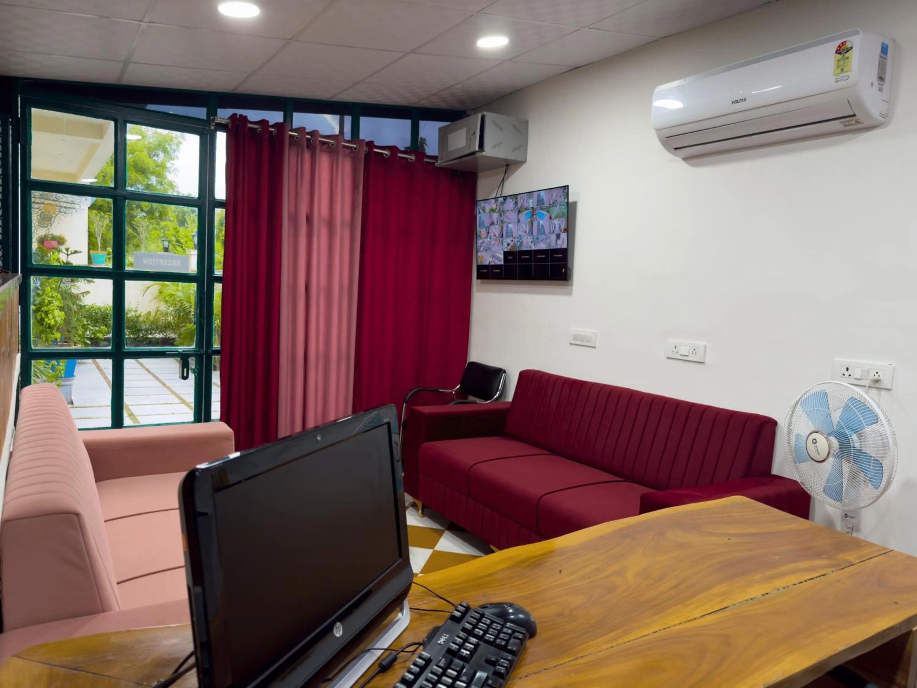 Lobby or reception in Dá Bungalow - A Vacation Abode