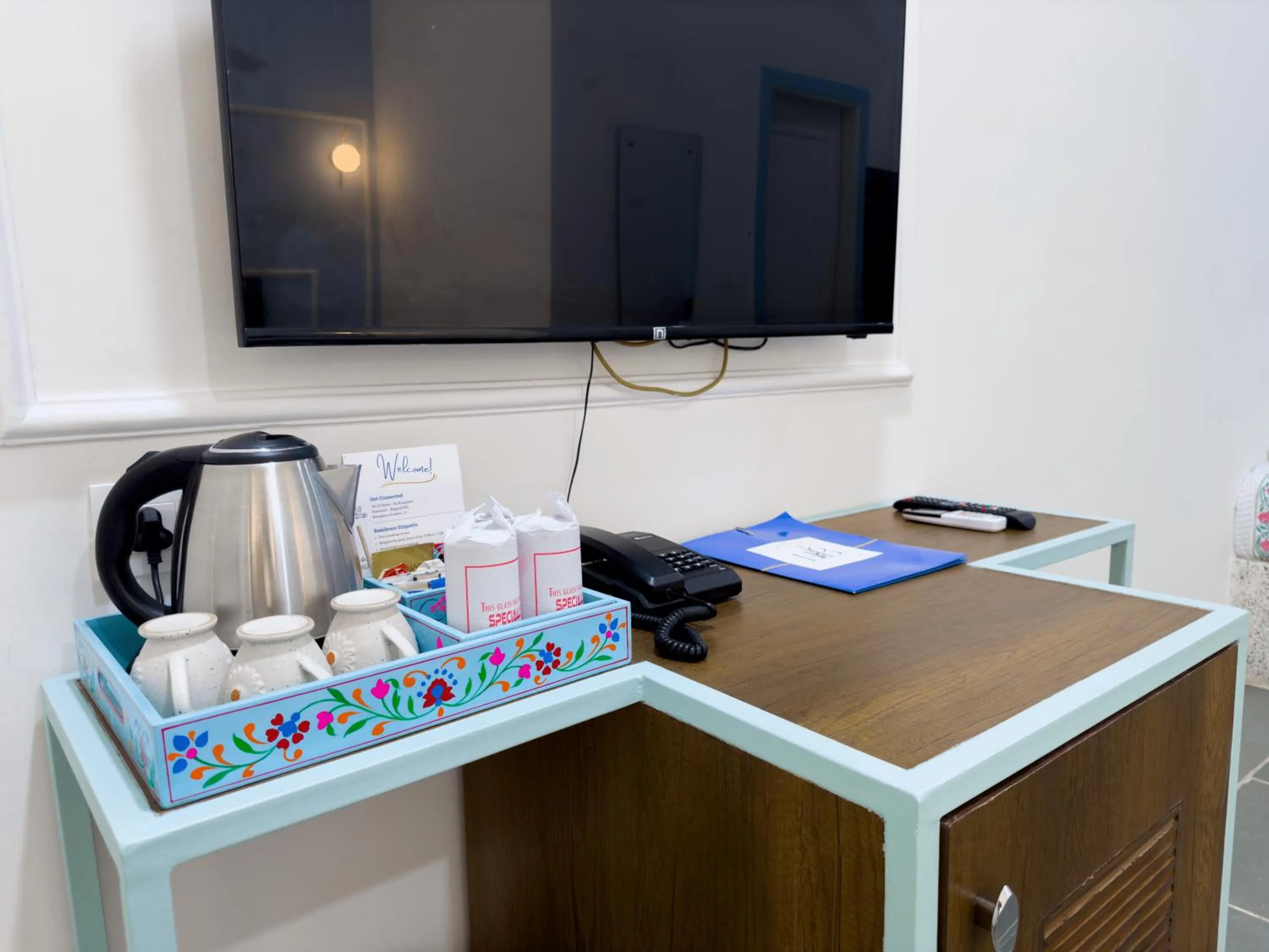 TV and multimedia in Dá Bungalow - A Vacation Abode