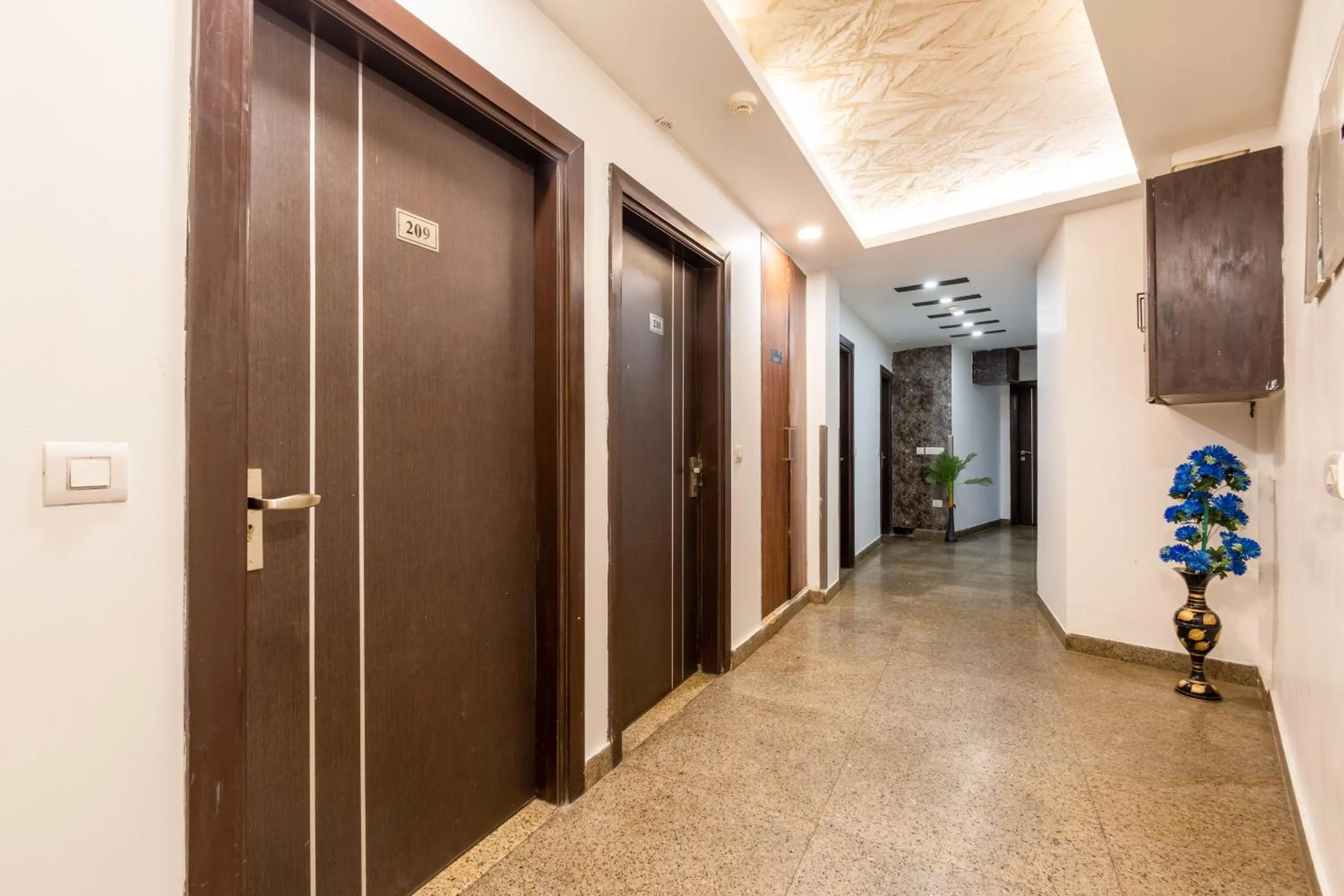 Facade/entrance in Hotel Emporio Near New Delhi Railway Station - Paharganj